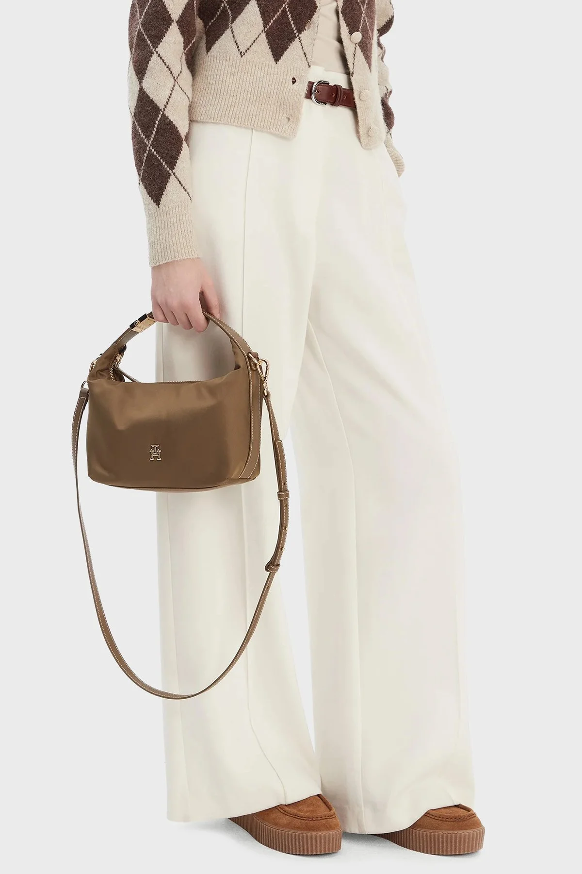 Tommy Hilfiger Logolu Toka Detaylı Çıkarılabilir Askılı Bayan Çanta AW0AW18164 R07 VİZON - 2