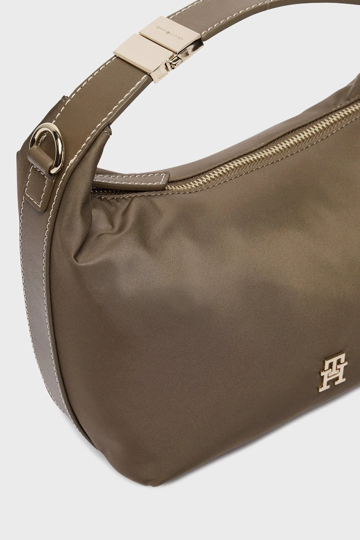 Tommy Hilfiger Logolu Toka Detaylı Çıkarılabilir Askılı Bayan Çanta AW0AW18164 R07 VİZON - 6
