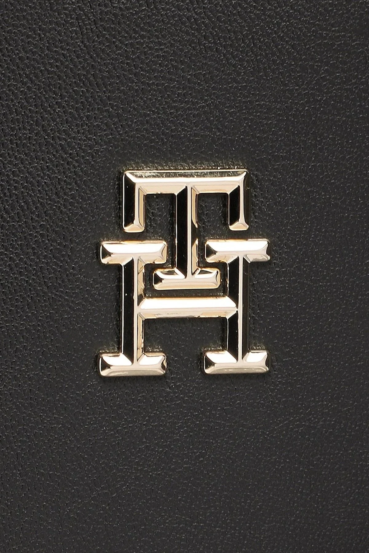 Tommy Hilfiger Logolu Zincir Askılı Bayan Çanta AW0AW14179 BDS SİYAH - 2
