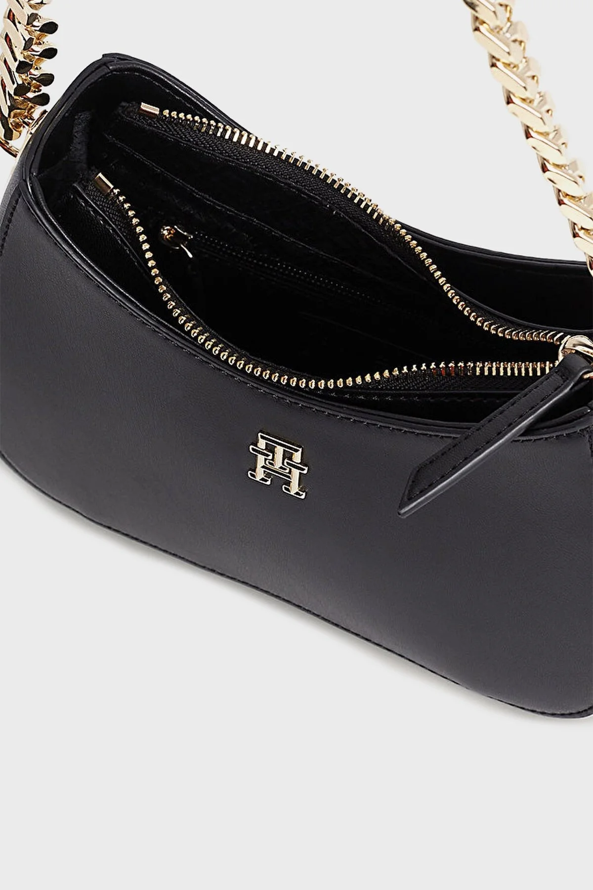Tommy Hilfiger Logolu Zincir Askılı Bayan Çanta AW0AW16079 BDS SİYAH - 3