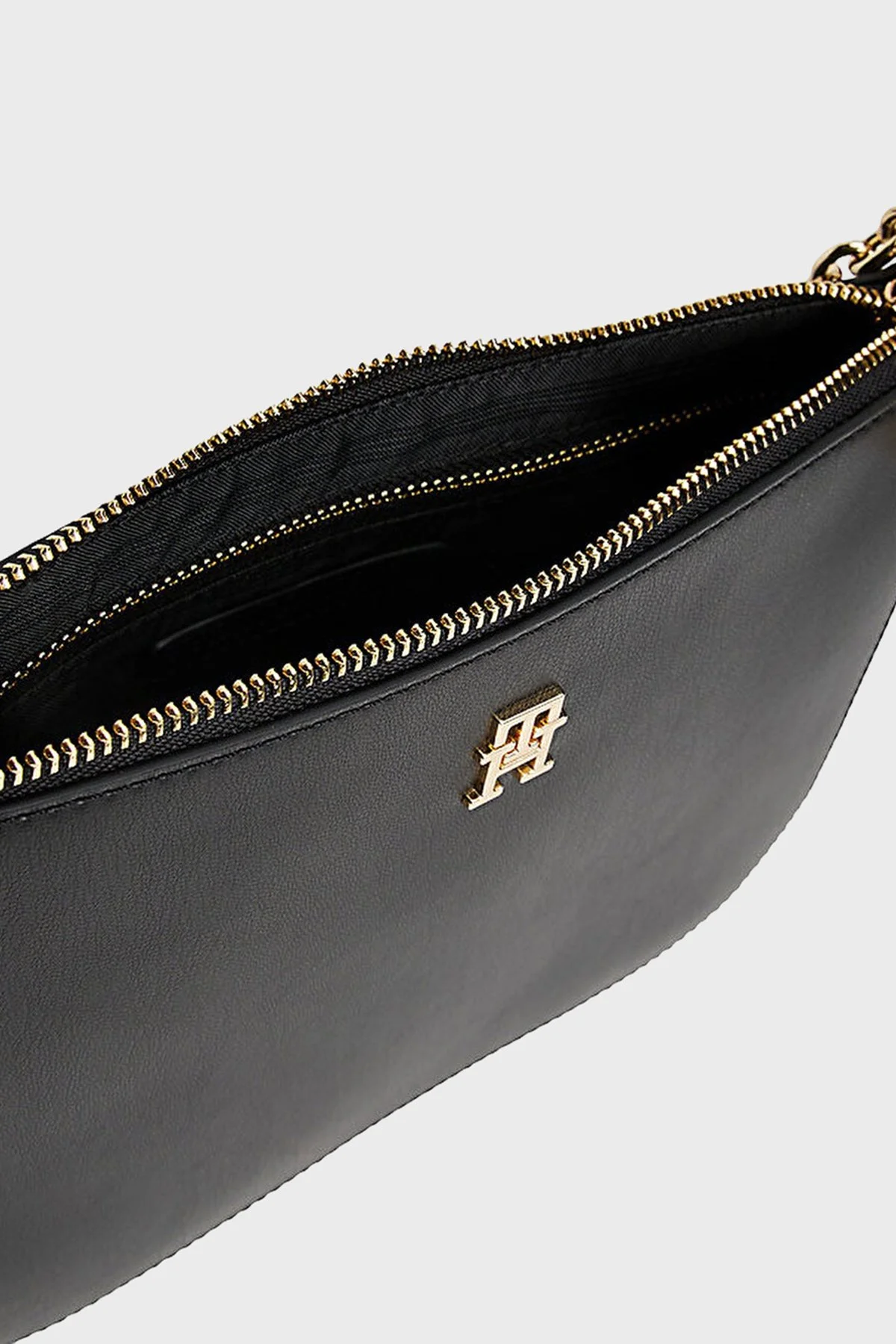 Tommy Hilfiger Logolu Zincir Askılı Bayan Çanta AW0AW18143 BDS SİYAH - 4