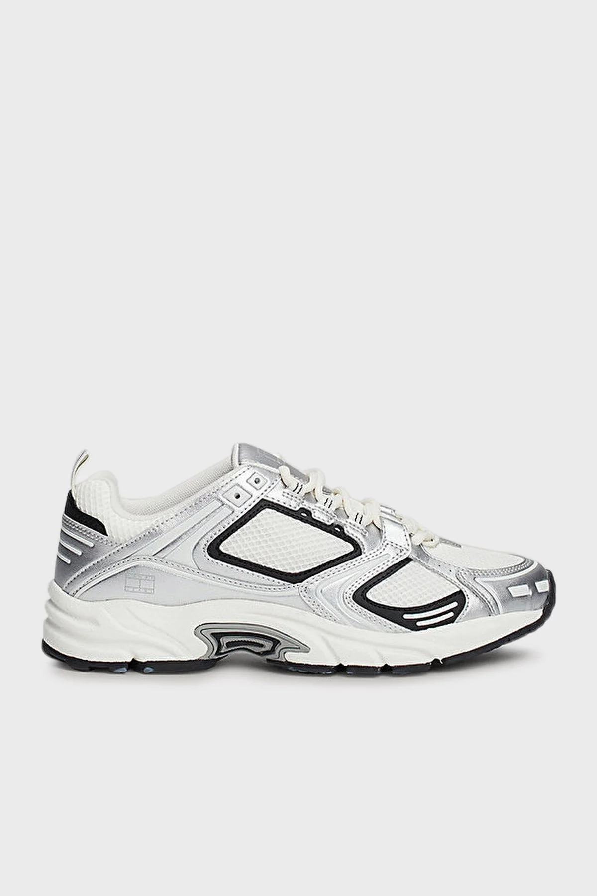 Tommy Hilfiger Metalik Detaylı Sneaker Bayan Ayakkabı EN0EN02680 PE6 GRİ - 1