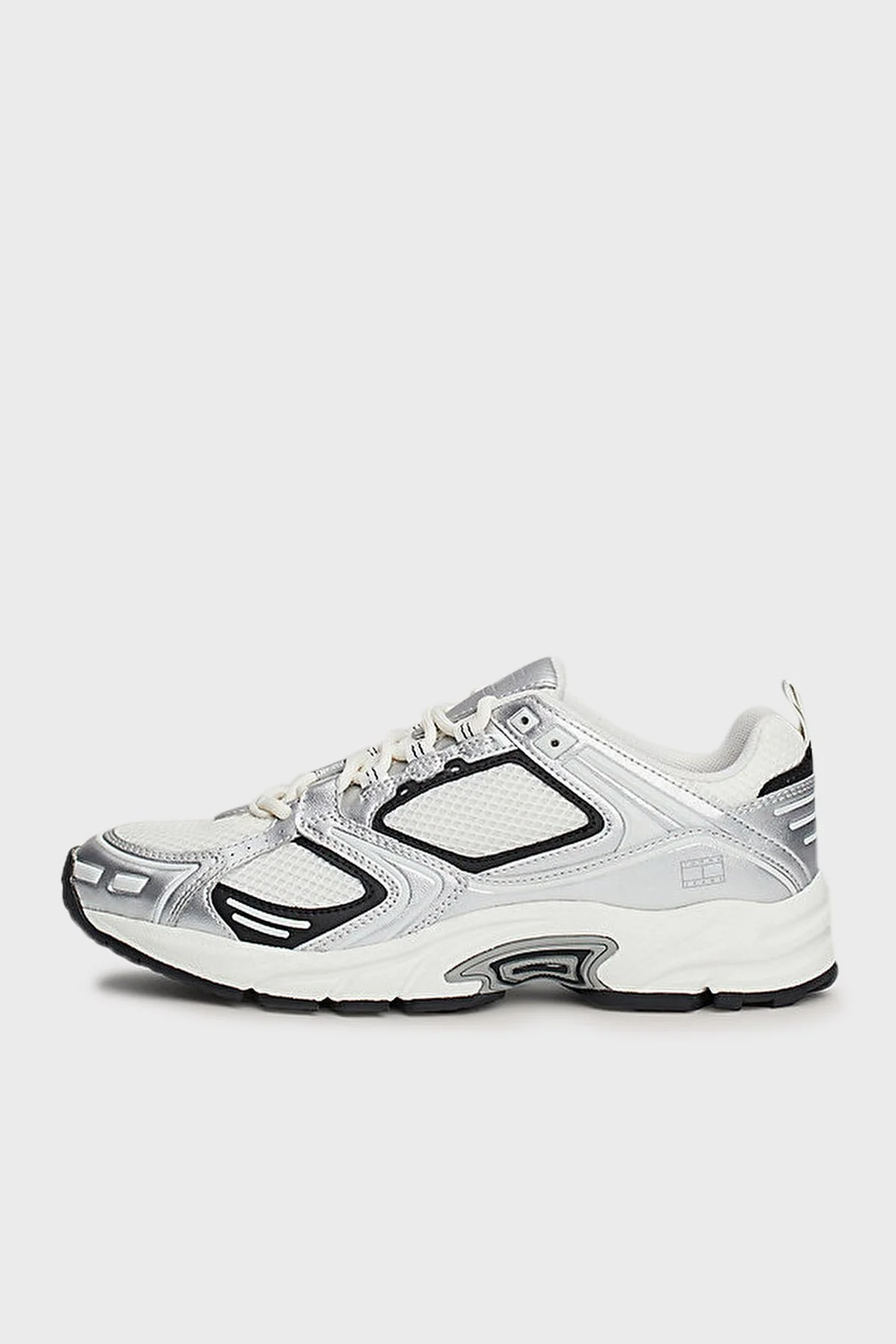 Tommy Hilfiger Metalik Detaylı Sneaker Bayan Ayakkabı EN0EN02680 PE6 GRİ - 2