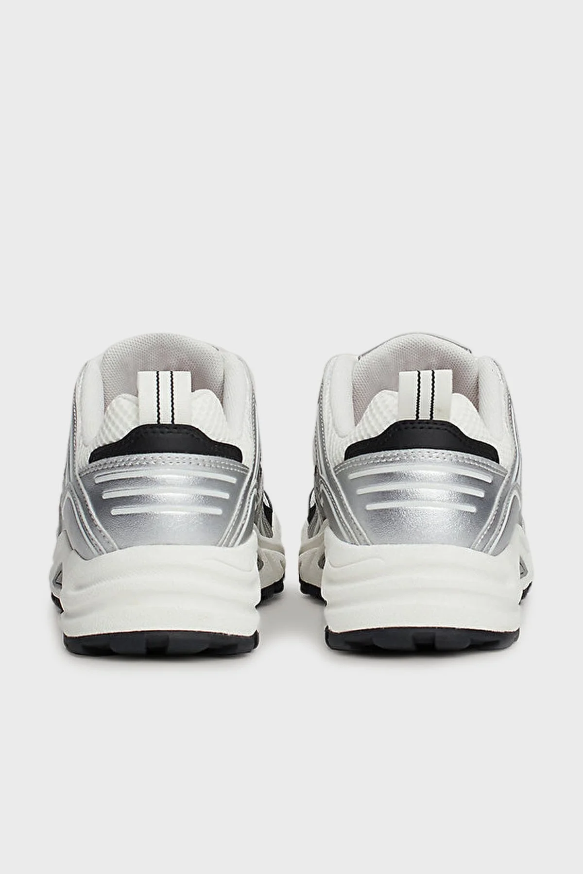 Tommy Hilfiger Metalik Detaylı Sneaker Bayan Ayakkabı EN0EN02680 PE6 GRİ - 5