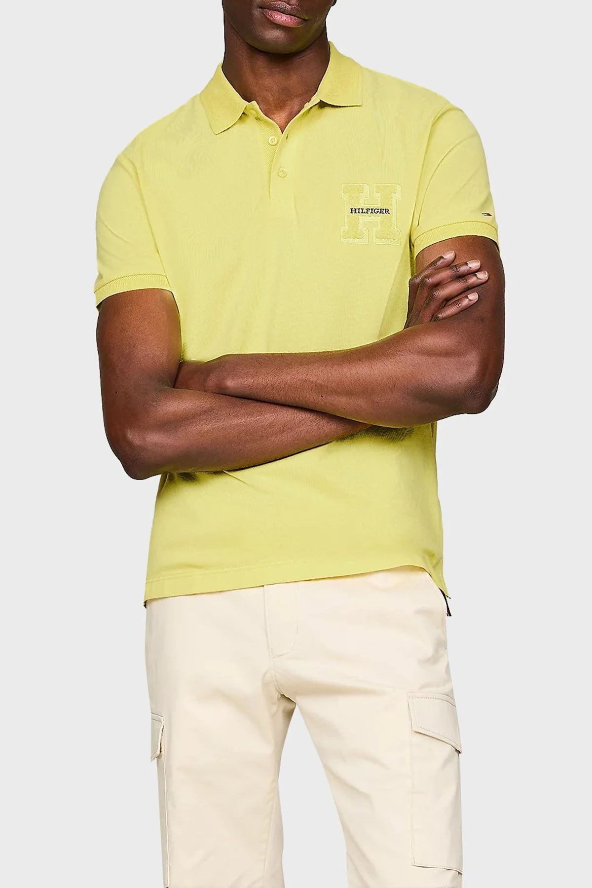 Tommy Hilfiger Monogram Logolu % 100 Pamuk Regular Fit Erkek Polo Yaka T Shirt MW0MW34771 ZIN SARI - 1