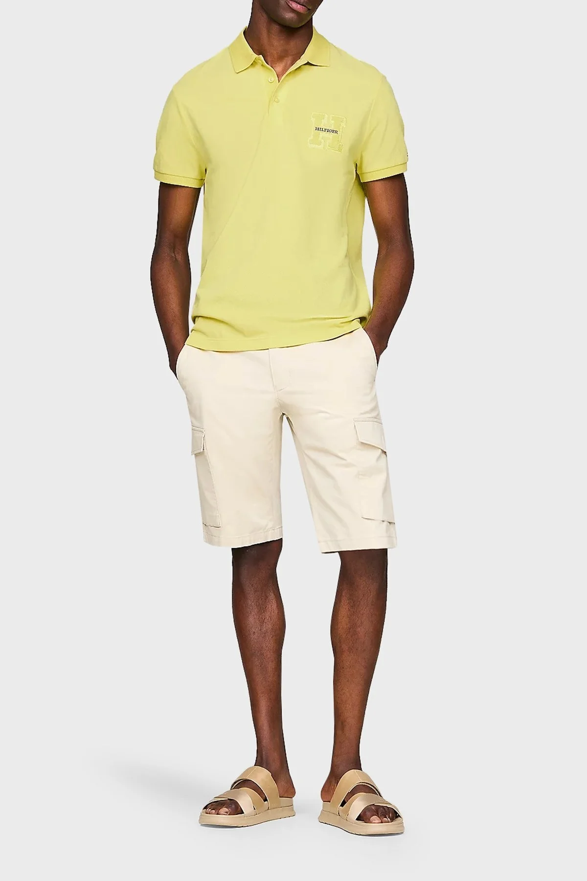 Tommy Hilfiger Monogram Logolu % 100 Pamuk Regular Fit Erkek Polo Yaka T Shirt MW0MW34771 ZIN SARI - 2