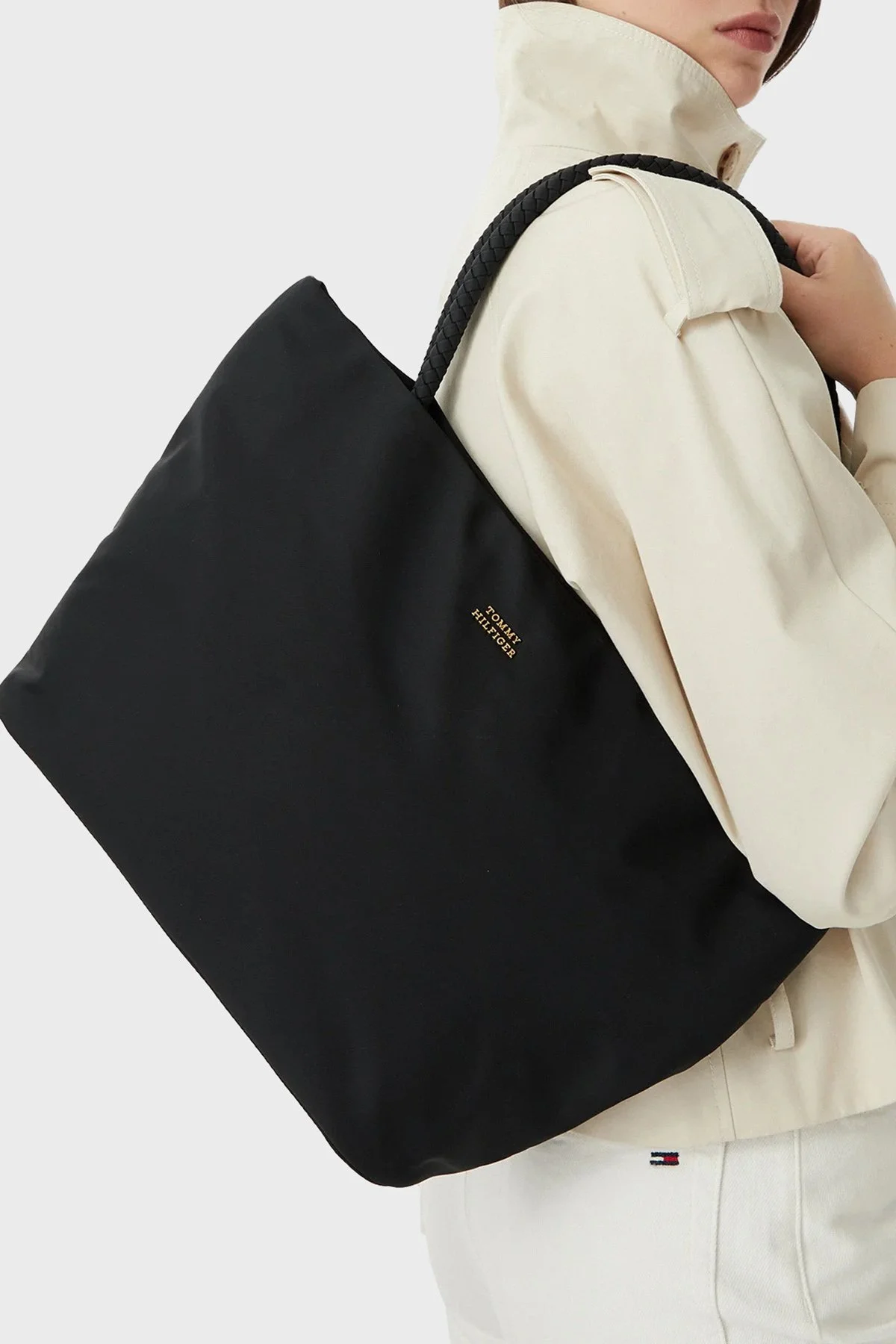 Tommy Hilfiger Omuz Askılı Kadın Çanta AW0AW18862 BDS Siyah - 2