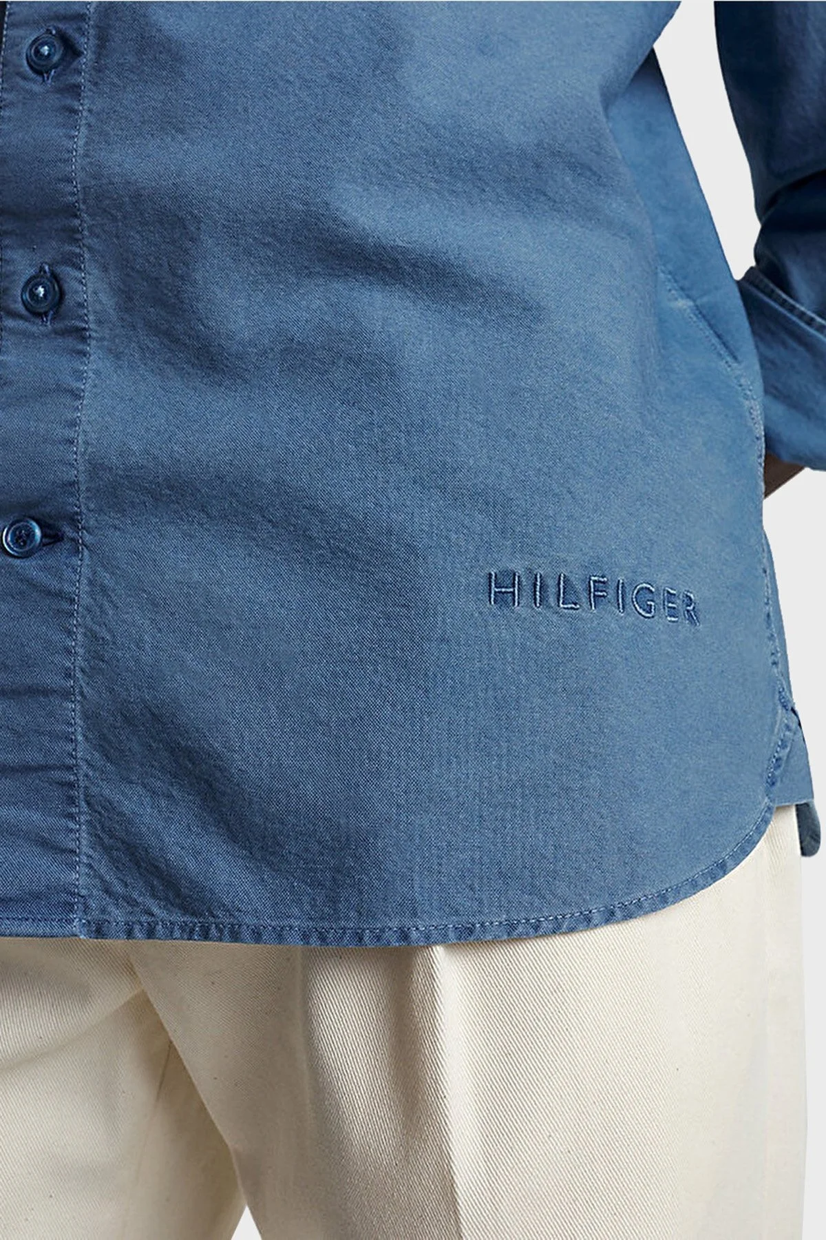 Tommy Hilfiger Organik Pamuklu Düğmeli Yaka Regular Fit Cepli Erkek Gömlek MW0MW33051 C66 MAVİ - 3