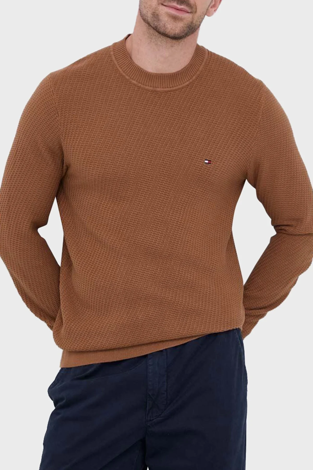 Tommy Hilfiger Organik Pamuklu Regular Fit Bisiklet Yaka Erkek Kazak MW0MW33131 GWJ KAHVE - 9