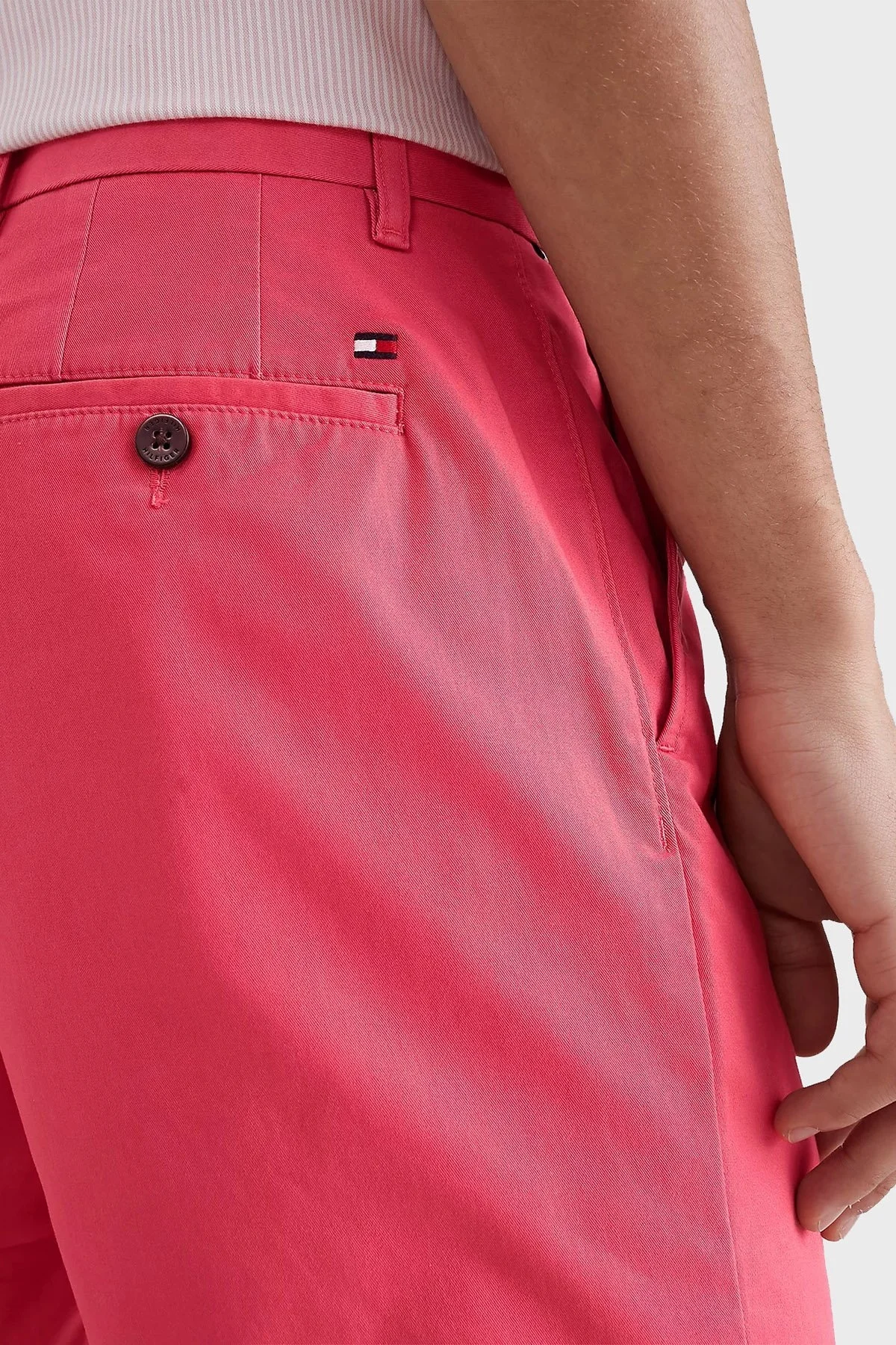 Tommy Hilfiger Organik Pamuklu Regular Fit Cepli Erkek Short MW0MW23563 XIX KIRMIZI - 3