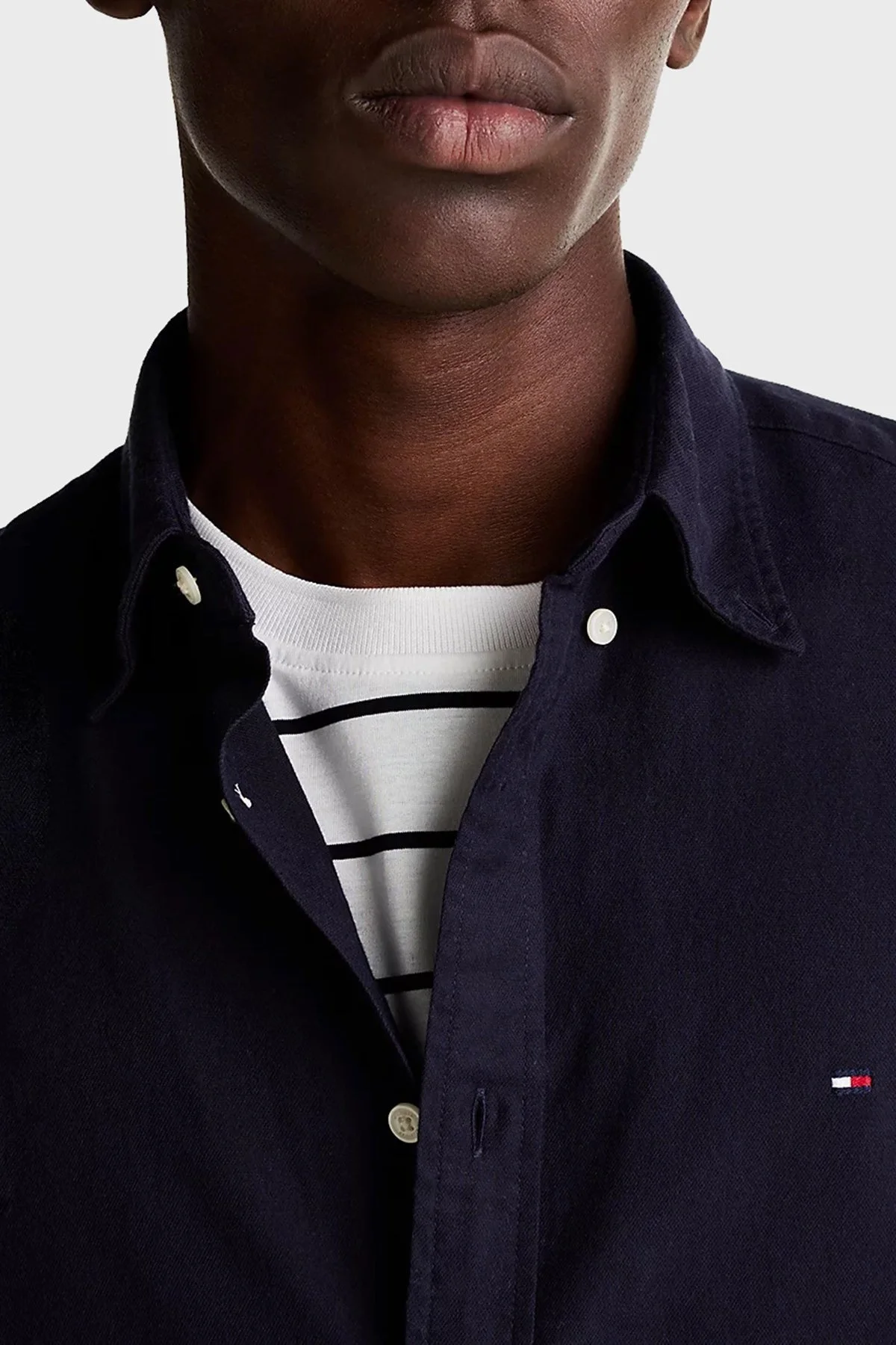 Tommy Hilfiger Pamuk Karışımlı Regular Fit Düğmeli Yaka Erkek Gömlek MW0MW36824 DW5 LACİVERT - 9