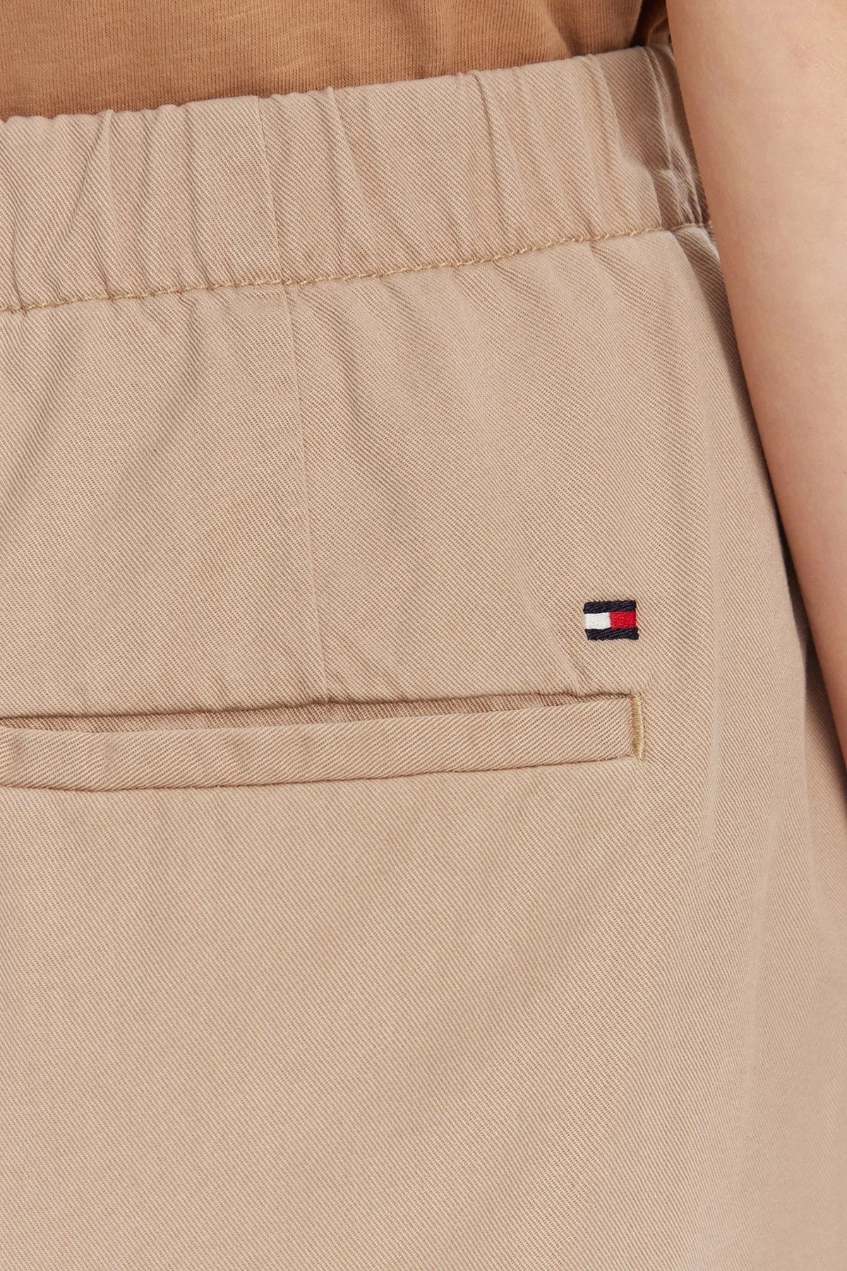 Tommy Hilfiger Pamuk Karışımlı Regular Fit Normal Bel Cepli Bayan Short WW0WW44762 AEG BEJ - 10