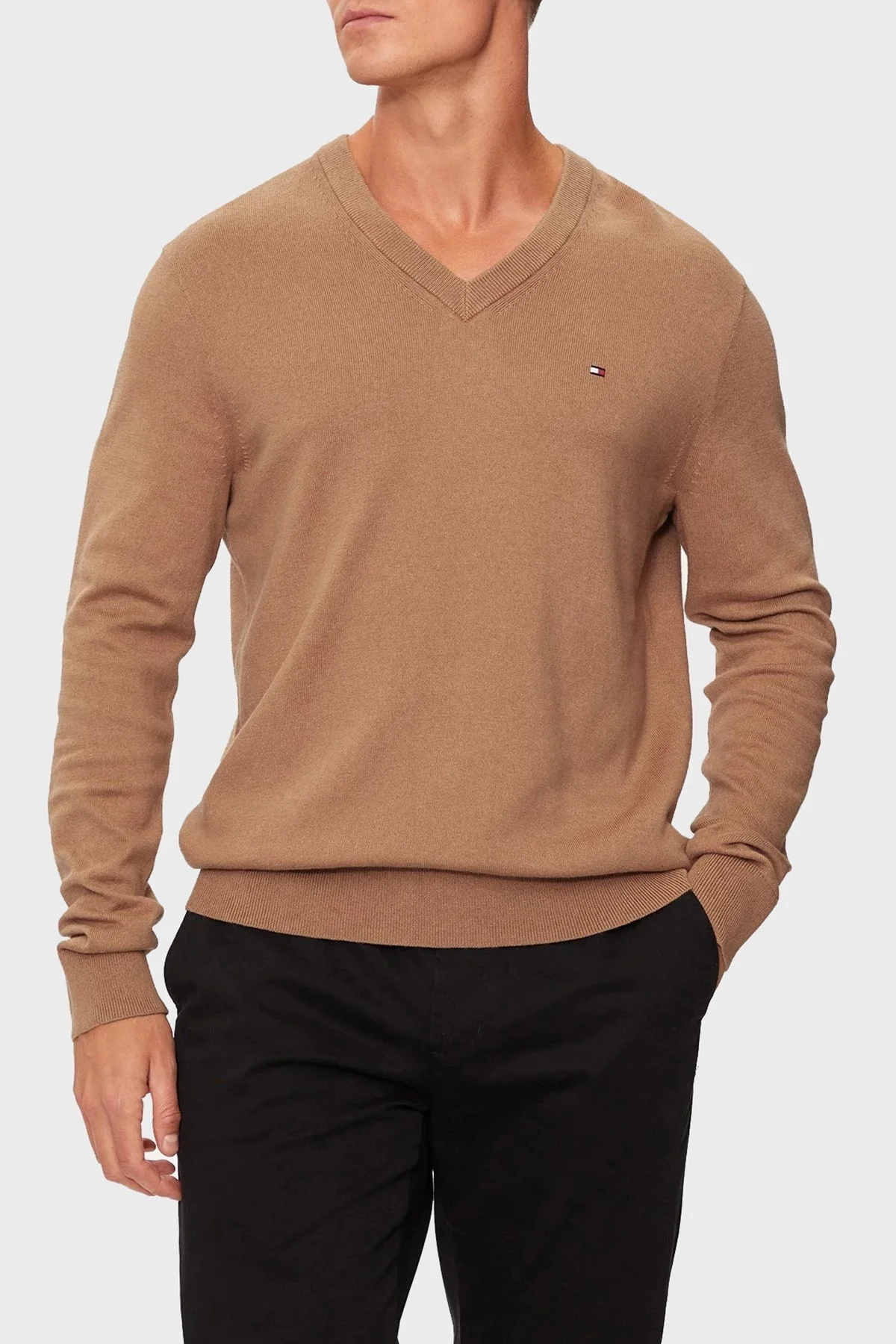 Tommy Hilfiger Pamuk ve Kaşmir Karışımlı Regular Fit V Yaka Erkek Kazak MW0MW28047 RBC KOYU HAKİ - 6