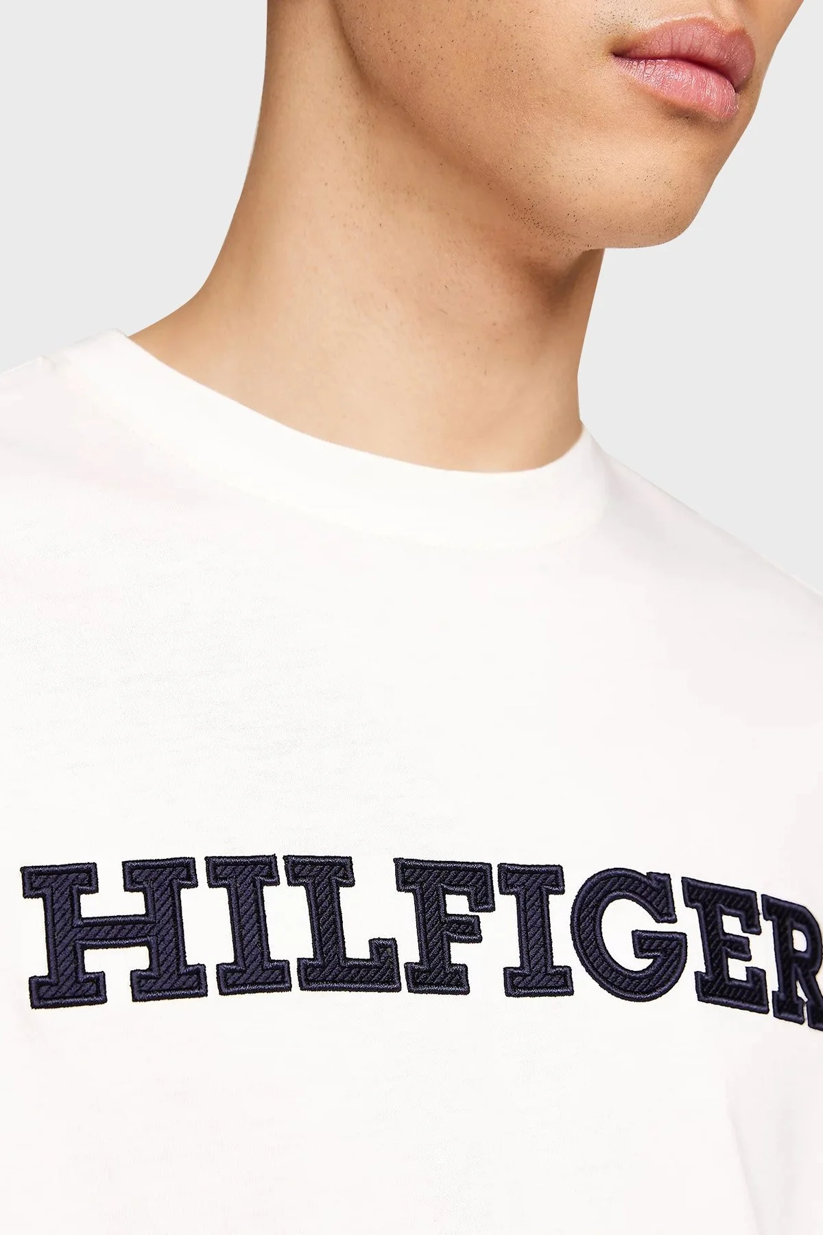 Tommy Hilfiger Pamuklu Bisiklet Yaka Erkek T Shirt MW0MW35453 YBH BEYAZ - 8