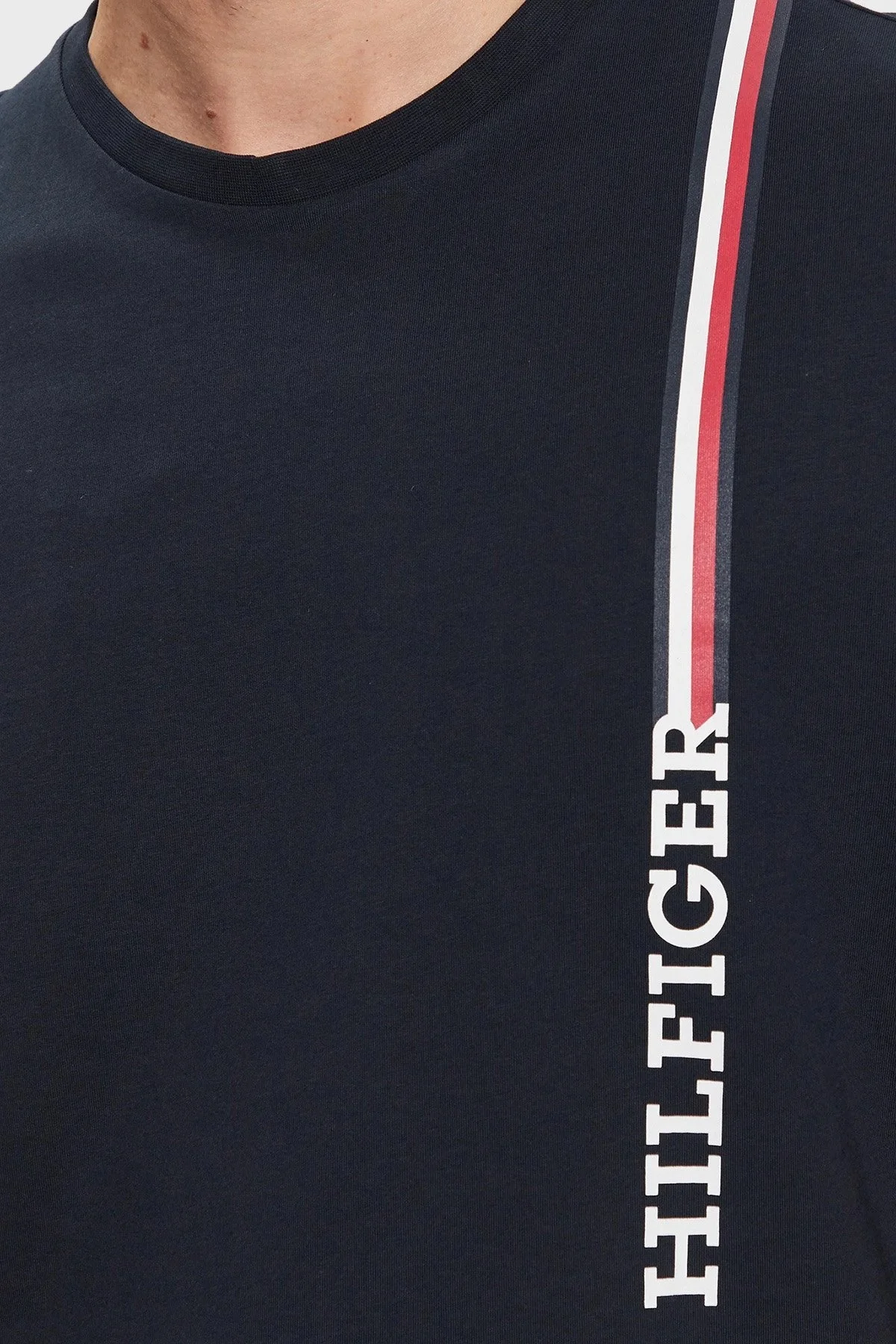 Tommy Hilfiger Pamuklu Bisiklet Yaka Regular Fit Erkek T Shirt MW0MW32118 DW5 LACİVERT - 5