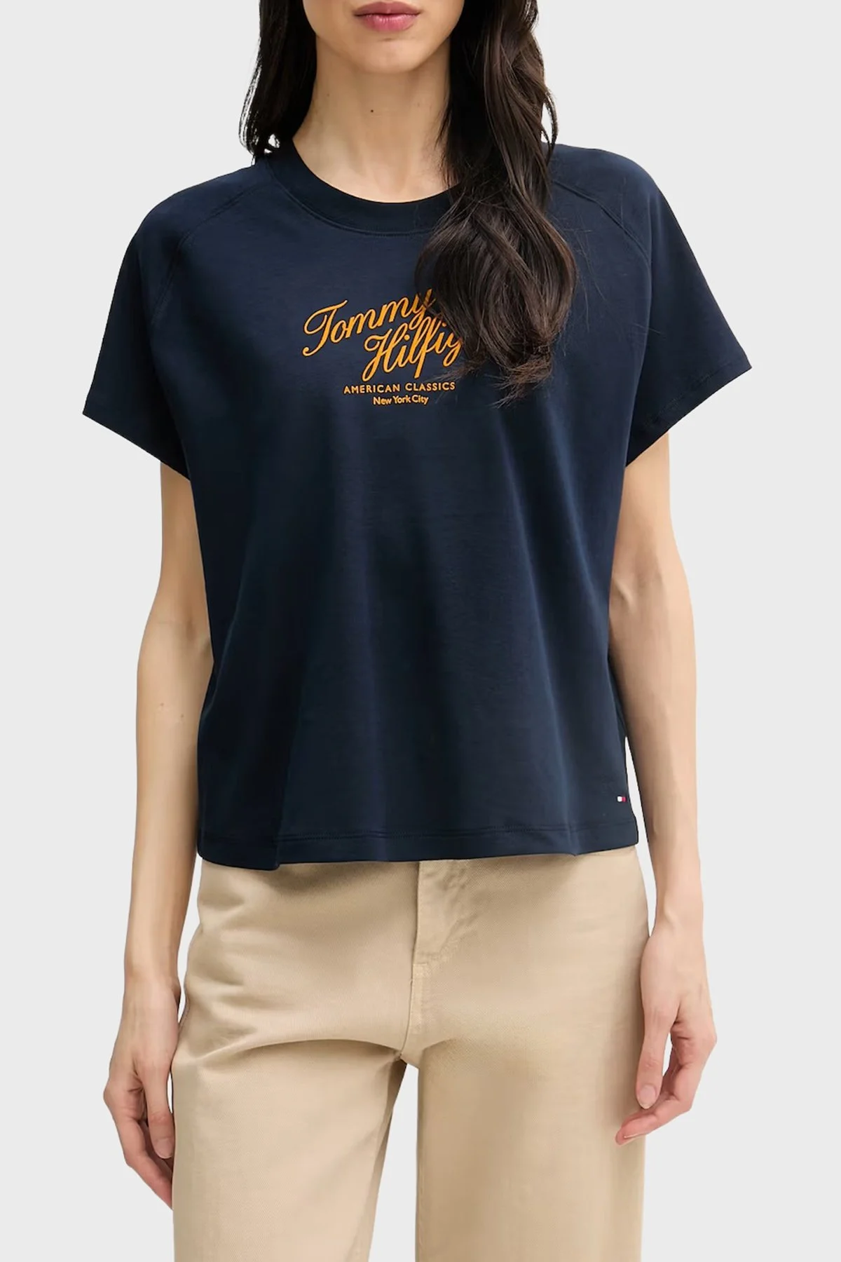 Tommy Hilfiger Pamuklu Logolu Regular Fit Bisiklet Yaka Kadın T Shirt WW0WW50787 C1G LACİVERT - 1