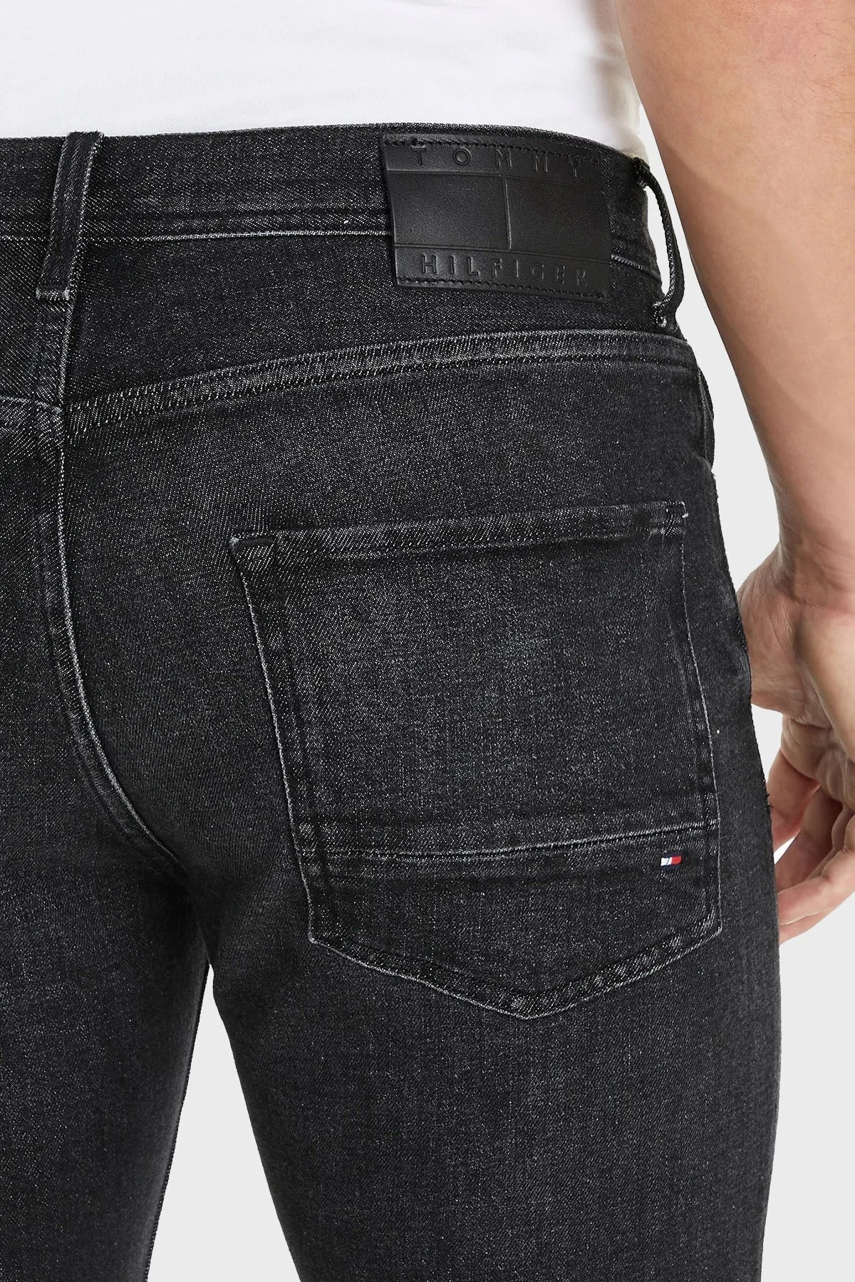 Tommy Hilfiger Pamuklu Normal Bel Slim Fit Düz Paça Jeans Erkek Kot Pantolon MW0MW33343 1B2 SİYAH - 3