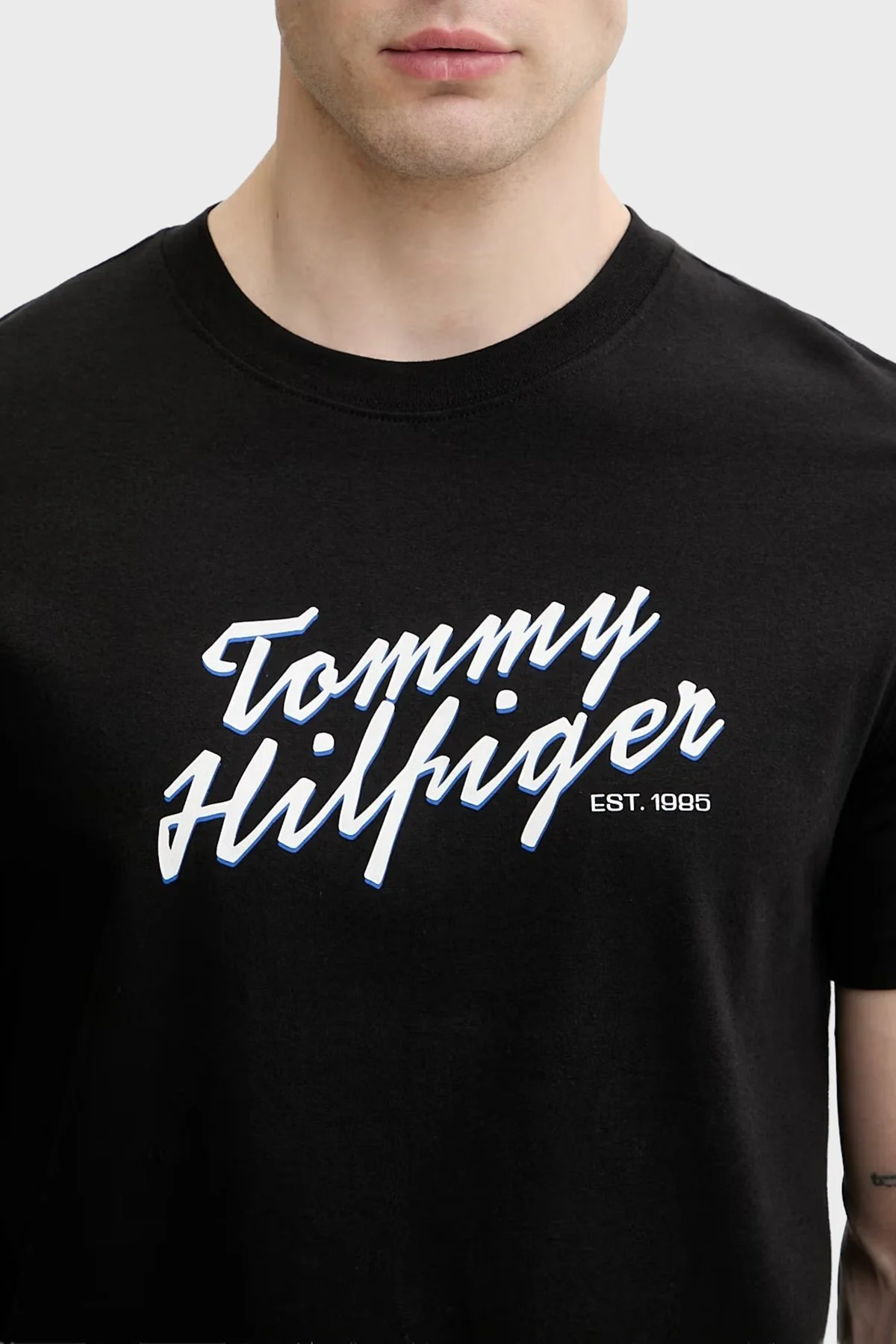 Tommy Hilfiger Pamuklu Regular Fit Bisiklet Yaka Erkek T Shirt MW0MW42385 BDS SİYAH - 4
