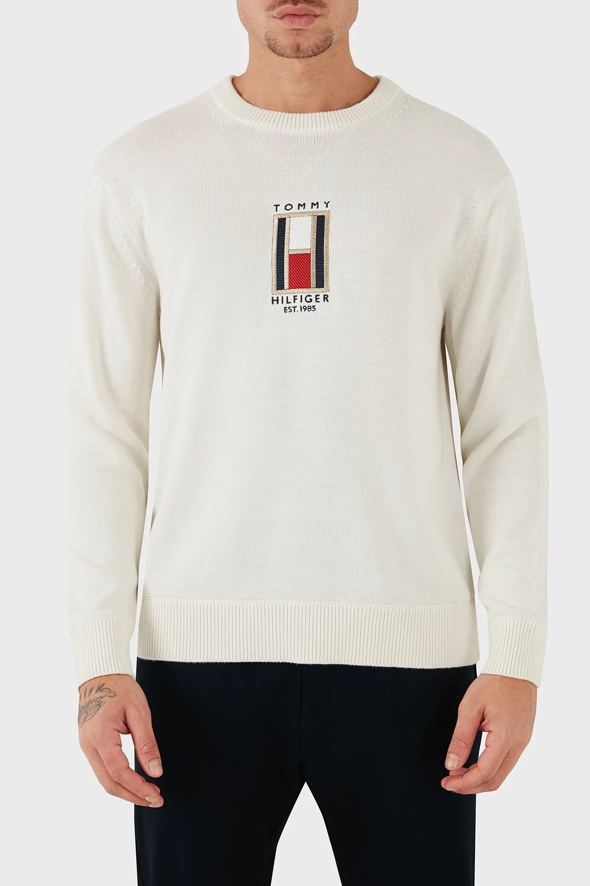 Tommy Hilfiger Pamuklu Regular Fit Bisiklet Yaka Logo İşlemeli Erkek Kazak MW0MW36529 YBI BEYAZ - 4