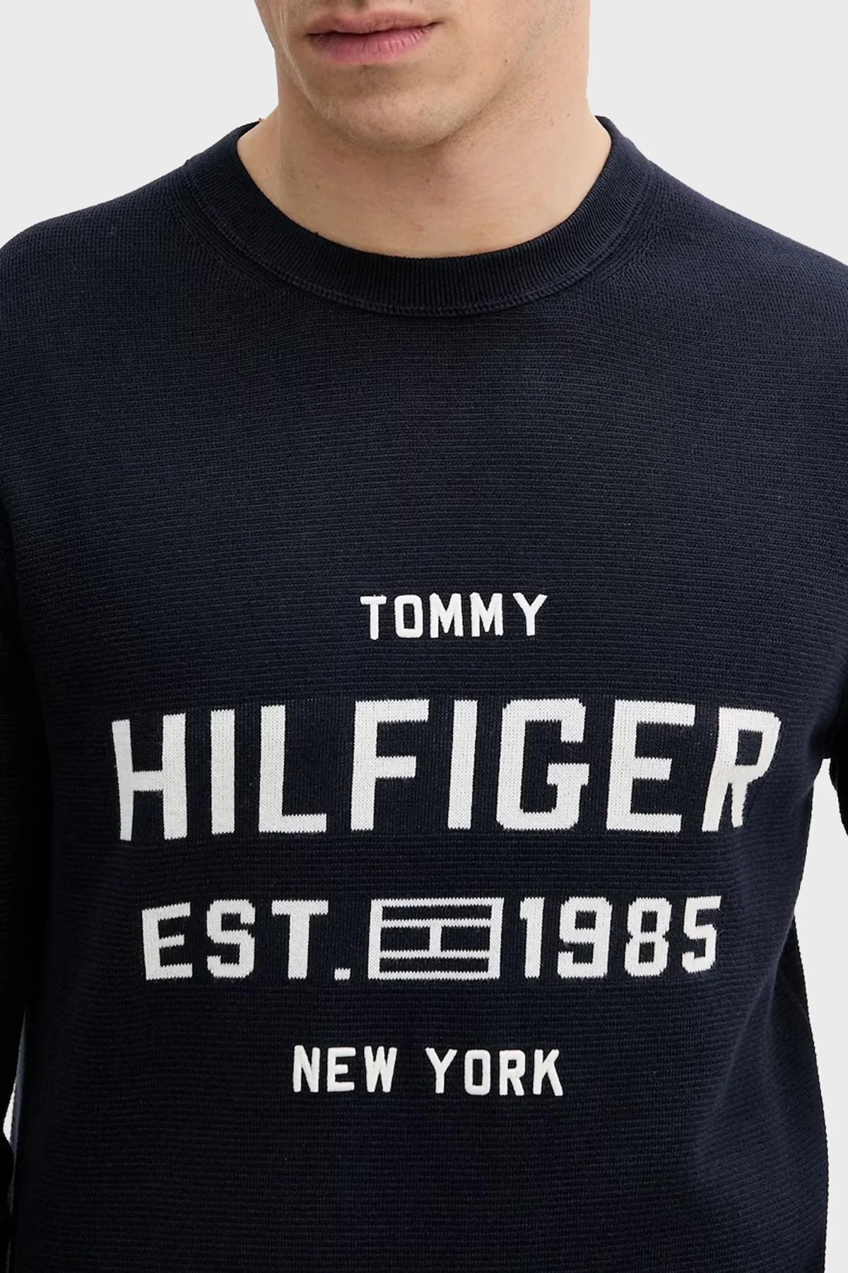 Tommy Hilfiger Pamuklu Regular Fit Bisiklet Yaka Logolu Erkek Kazak MW0MW39533 DW5 LACİVERT - 4