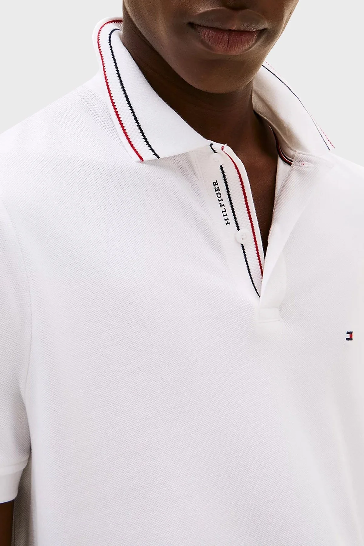 Tommy Hilfiger Pamuklu Regular Fit Düğmeli Erkek Polo Yaka T Shirt MW0MW38459 YBR BEYAZ - 9