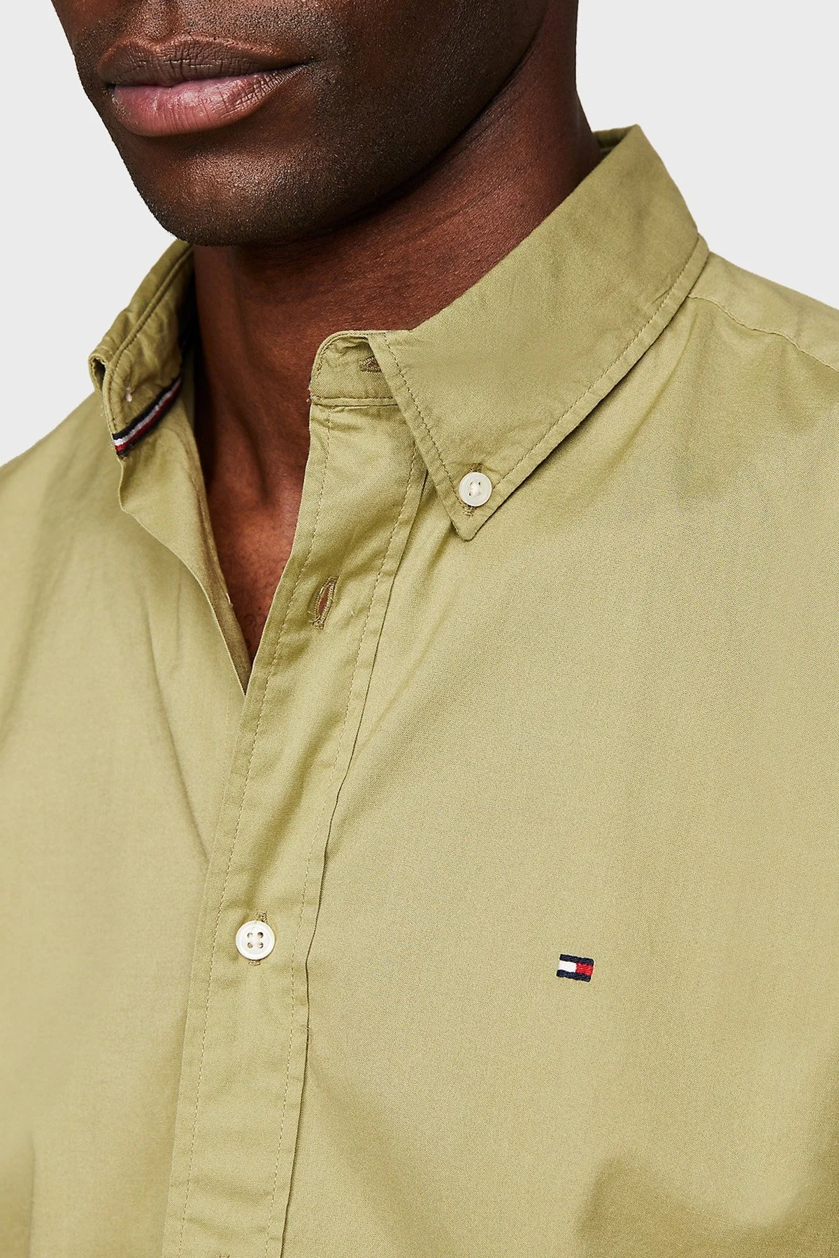 Tommy Hilfiger Pamuklu Regular Fit Erkek Gömlek MW0MW30934 L9F HAKİ - 4