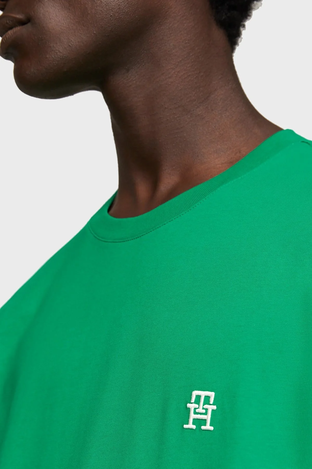 Tommy Hilfiger Pamuklu Regular Fit Erkek T Shirt MW0MW33987 L4B YEŞİL - 4
