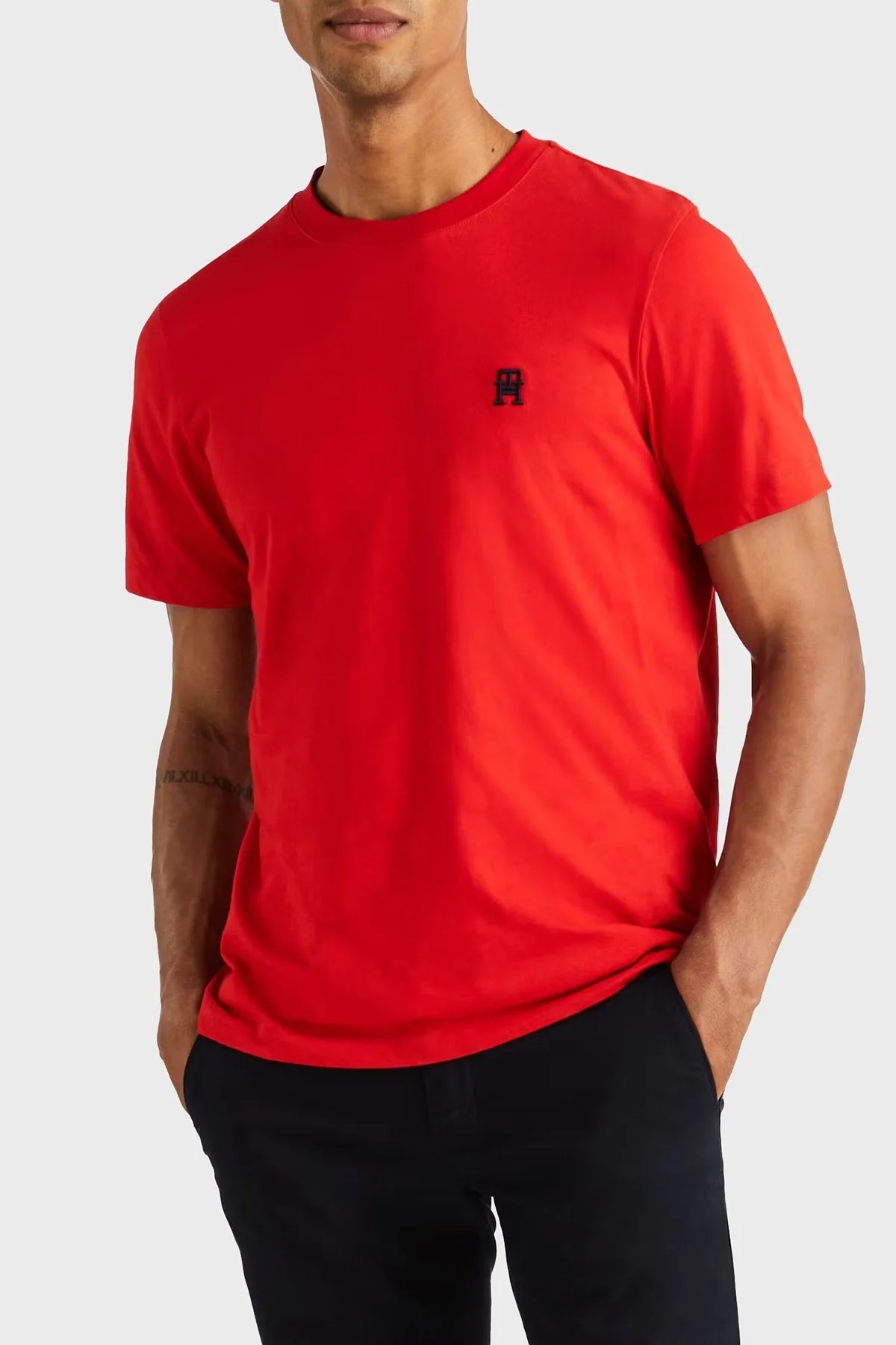 Tommy Hilfiger Pamuklu Regular Fit Erkek T Shirt MW0MW33987 XND KIRMIZI - 1