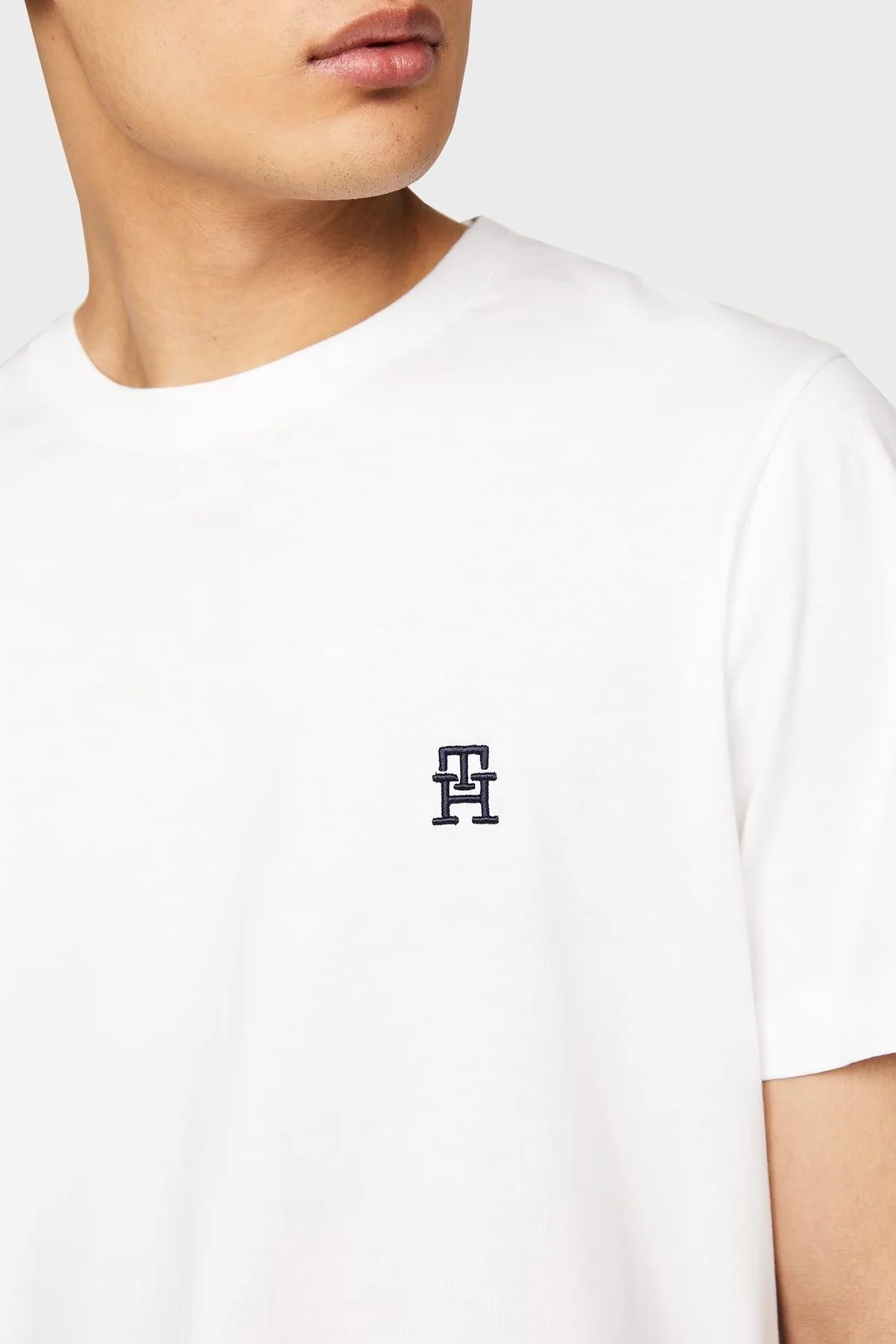 Tommy Hilfiger Pamuklu Regular Fit Erkek T Shirt MW0MW33987 YBR BEYAZ - 4