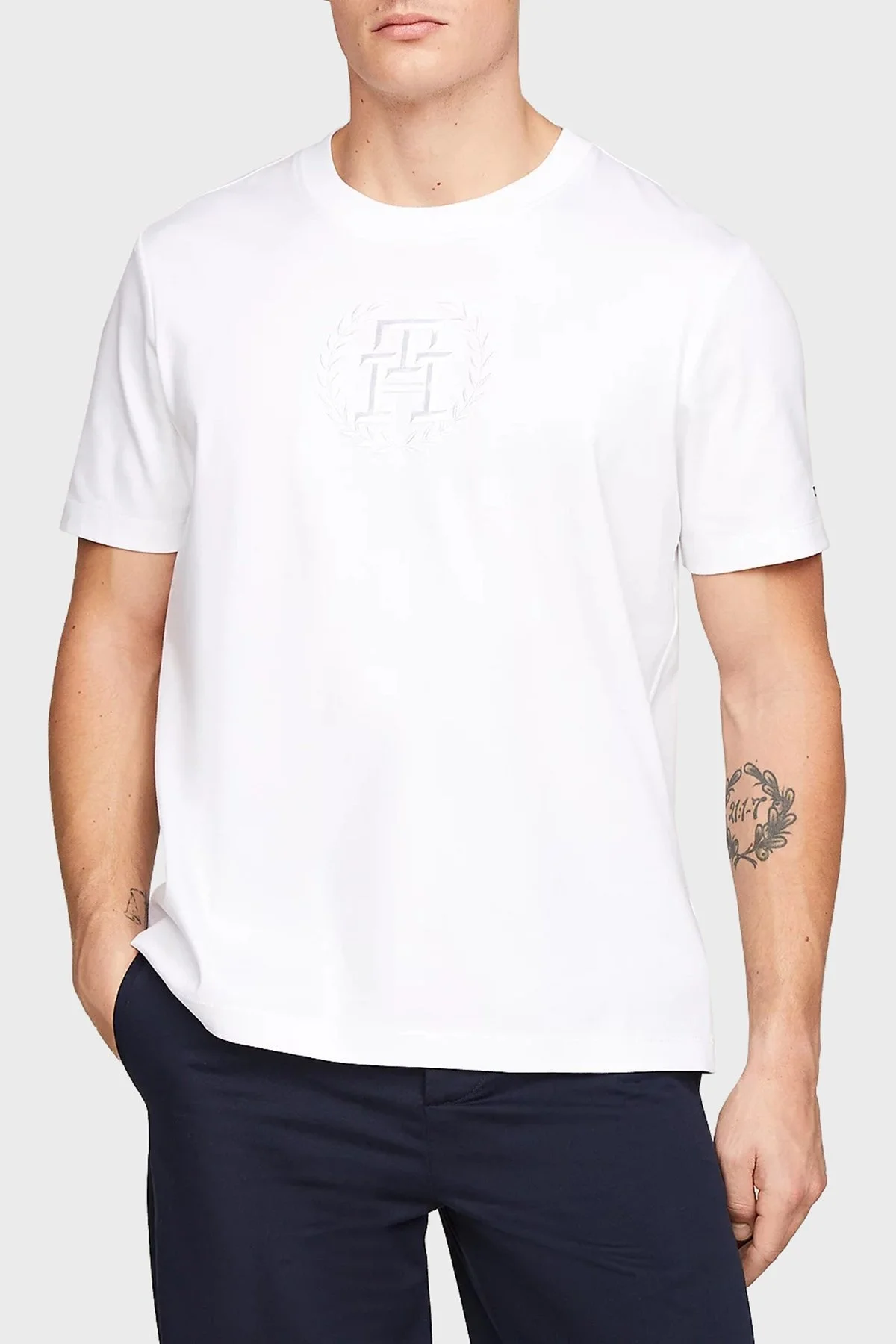 Tommy Hilfiger Pamuklu Regular Fit Erkek T Shirt MW0MW34394 YBR BEYAZ - 1