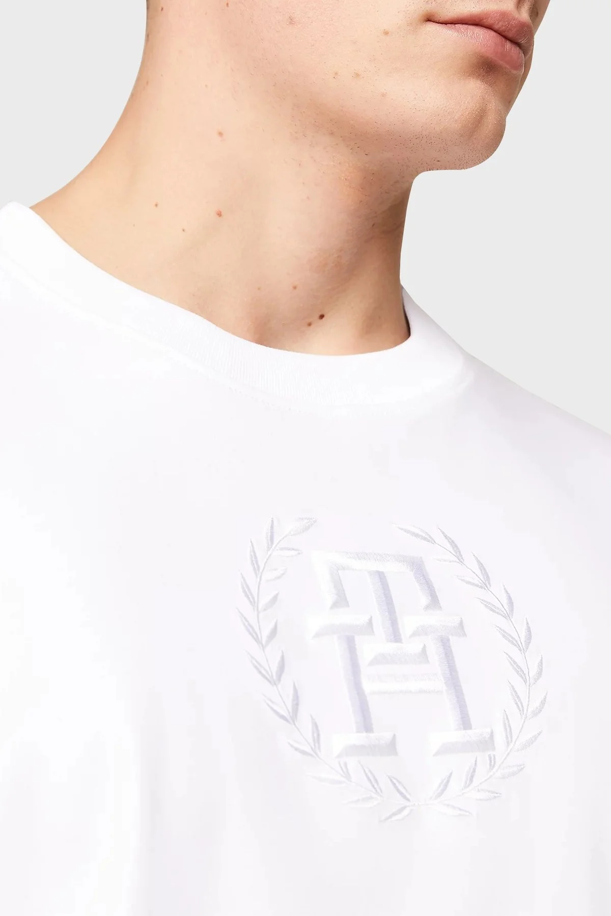 Tommy Hilfiger Pamuklu Regular Fit Erkek T Shirt MW0MW34394 YBR BEYAZ - 4