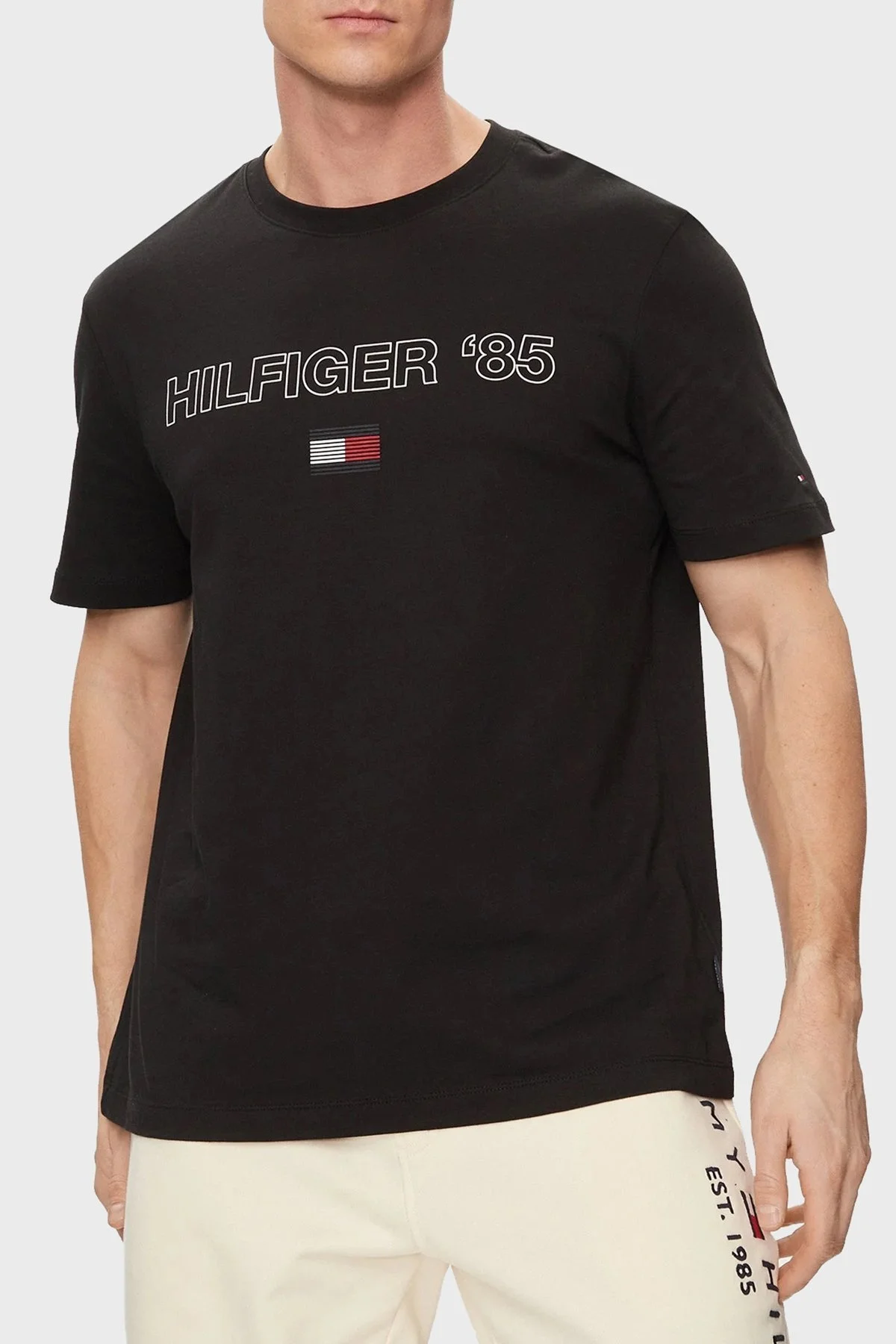 Tommy Hilfiger Pamuklu Regular Fit Erkek T Shirt MW0MW34427 BDS SİYAH - 1