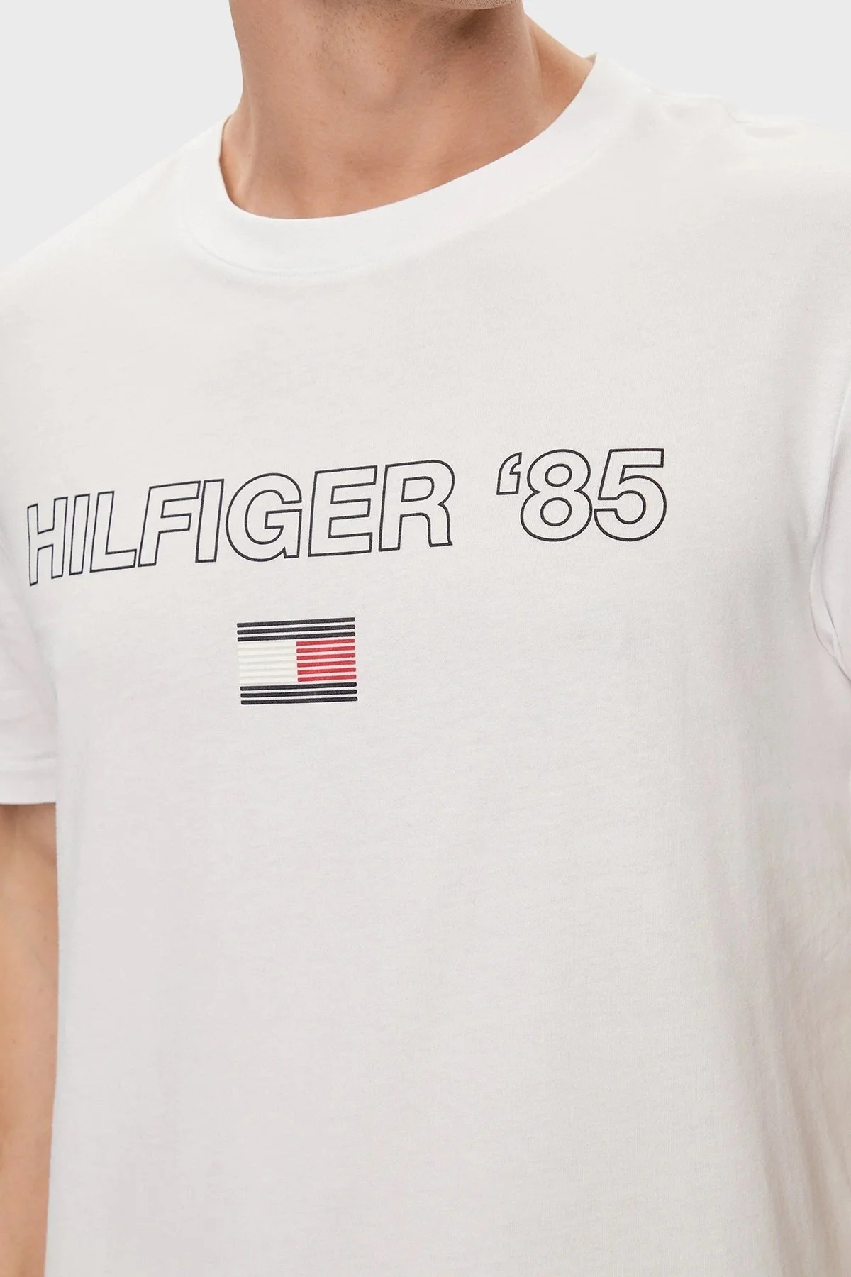 Tommy Hilfiger Pamuklu Regular Fit Erkek T Shirt MW0MW34427 YBR BEYAZ - 4