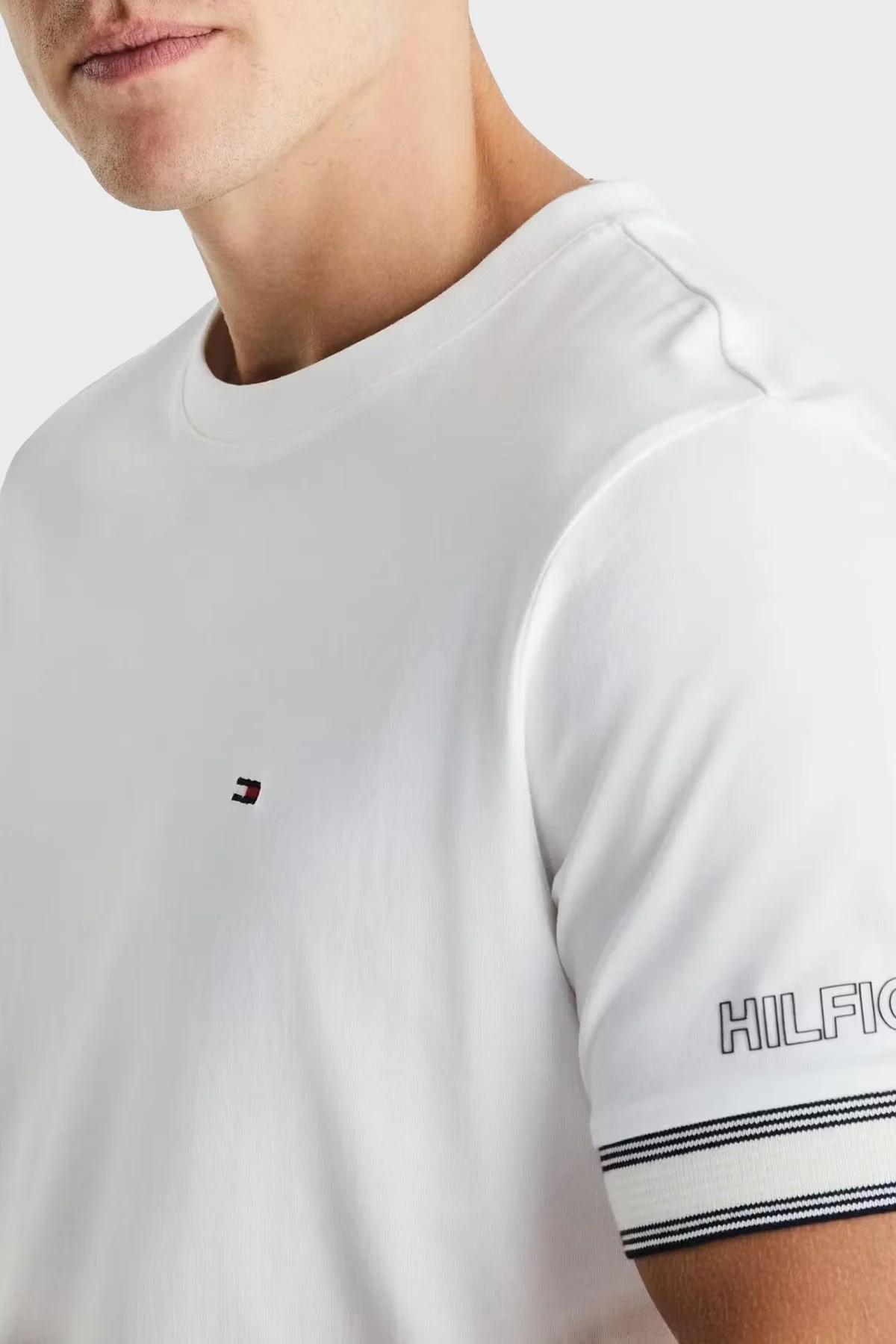 Tommy Hilfiger Pamuklu Regular Fit Erkek T Shirt MW0MW34430 YBR BEYAZ - 4