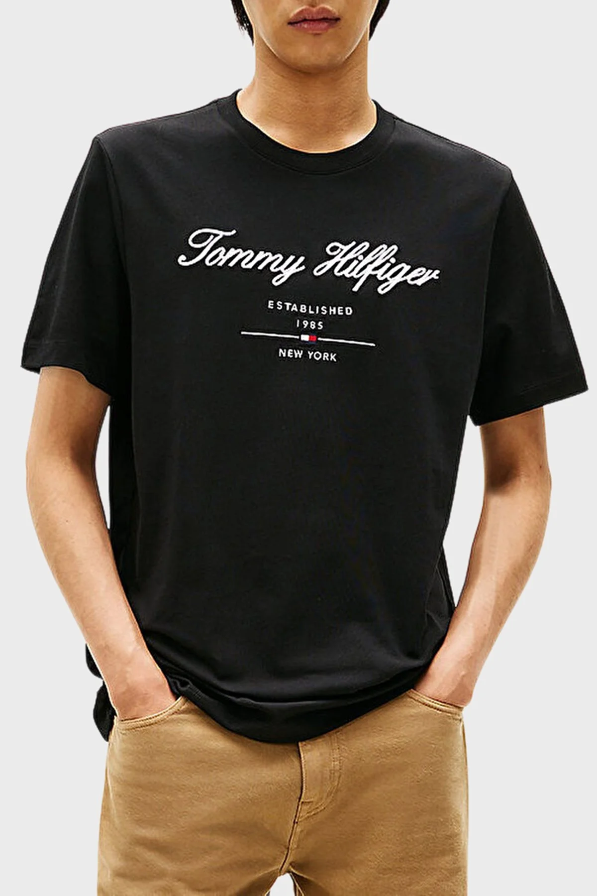 Tommy Hilfiger Pamuklu Regular Fit Logolu Bisiklet Yaka Erkek T Shirt MW0MW33691 BDS SİYAH - 1