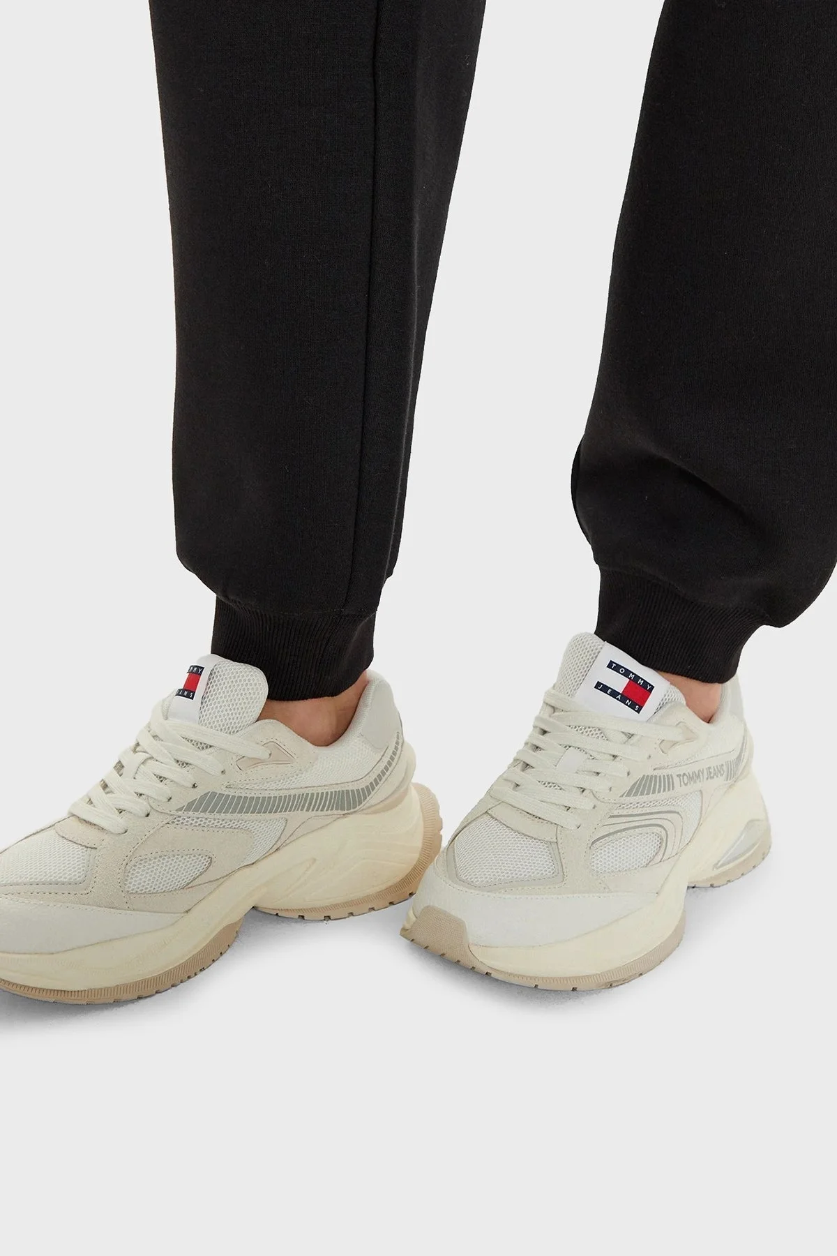 Tommy Hilfiger Pamuklu Regular Fit Yüksek Bel Daralan Paça Jogger Bayan Pantolon WW0WW45966 BDS SİYAH - 4