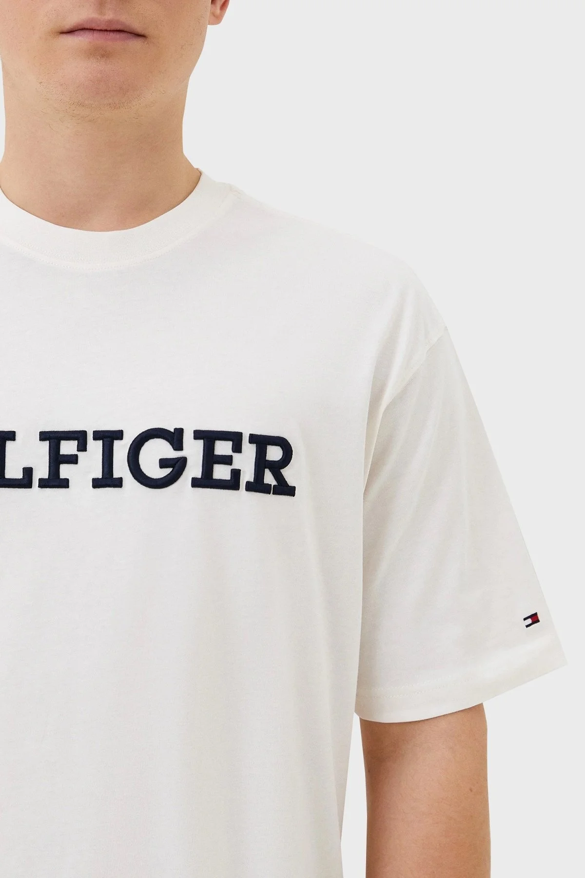 Tommy Hilfiger Pamuklu Relaxed Fit Bisiklet Yaka Erkek T Shirt MW0MW32619 YBR BEYAZ - 3