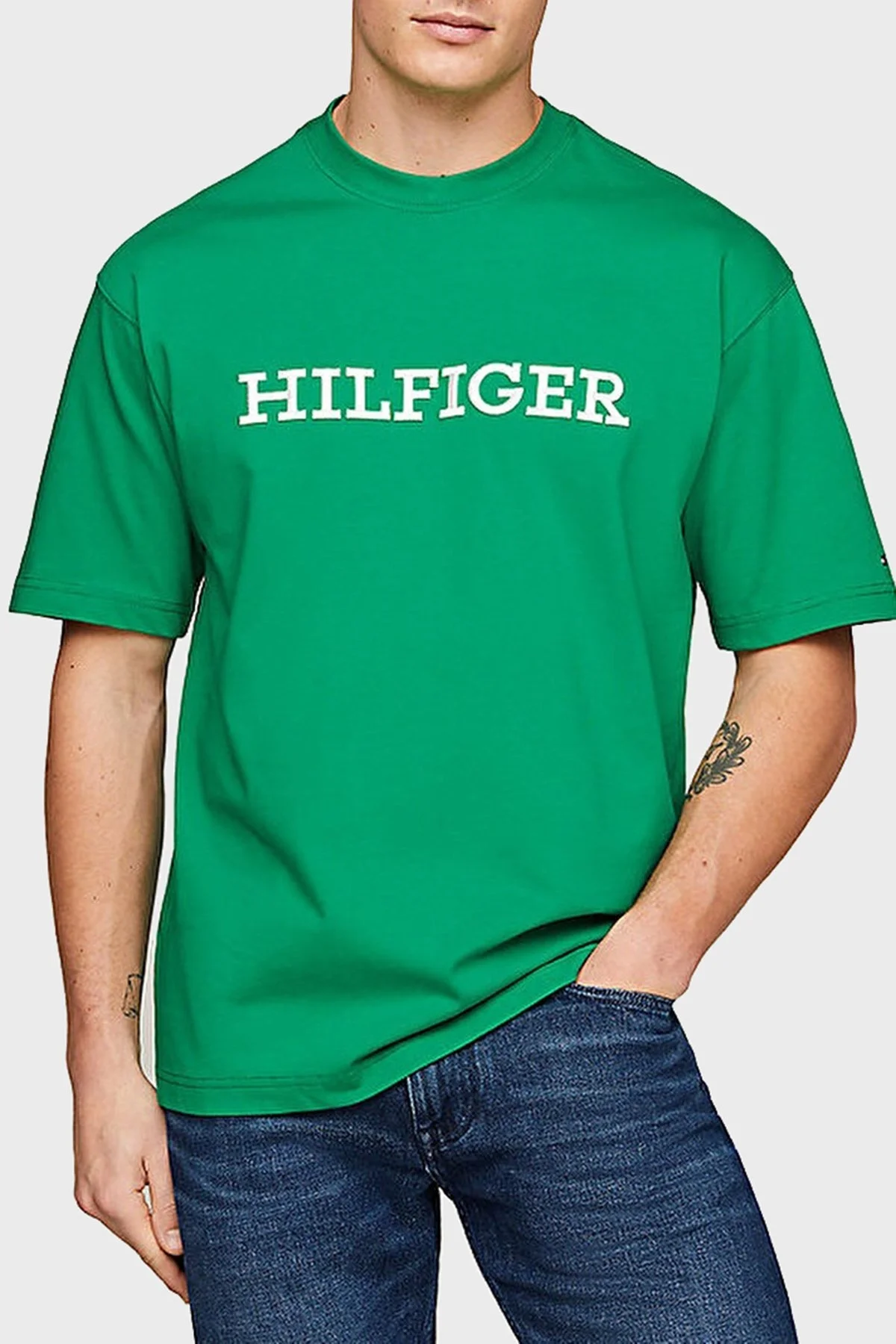 Tommy Hilfiger Pamuklu Relaxed Fit Erkek T Shirt MW0MW32619 L4B YEŞİL - 1