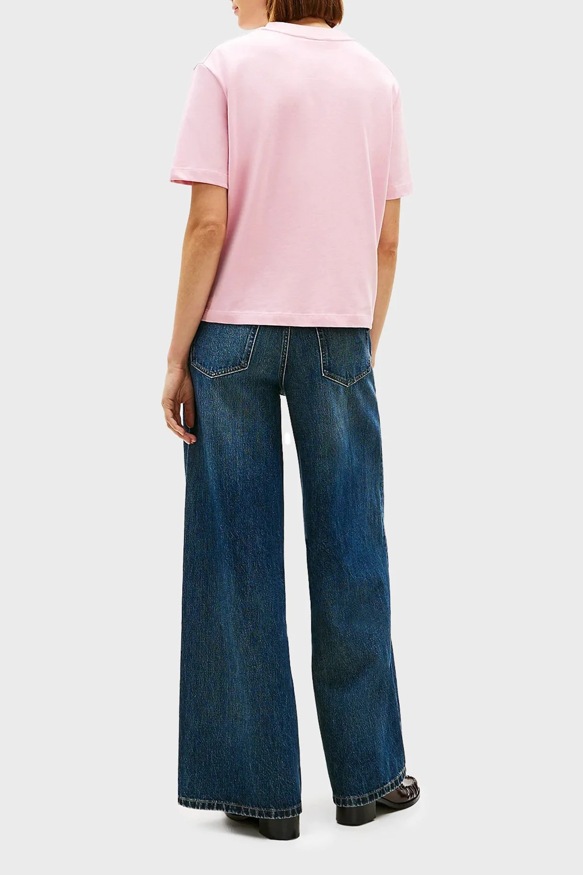 Tommy Hilfiger Pamuklu Relaxed Fit Logolu Bisiklet Yaka Bayan T Shirt WW0WW47884 TPG AÇIK PEMBE - 3