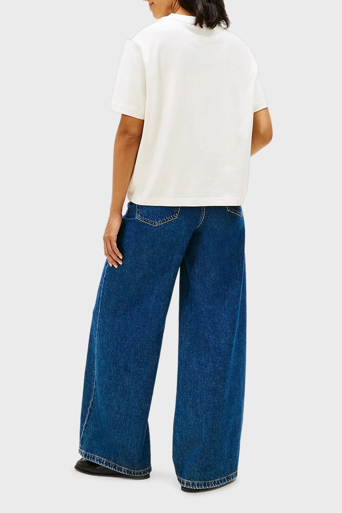 Tommy Hilfiger Pamuklu Relaxed Fit Logolu Bisiklet Yaka Bayan T Shirt WW0WW47884 YBI BEYAZ - 3