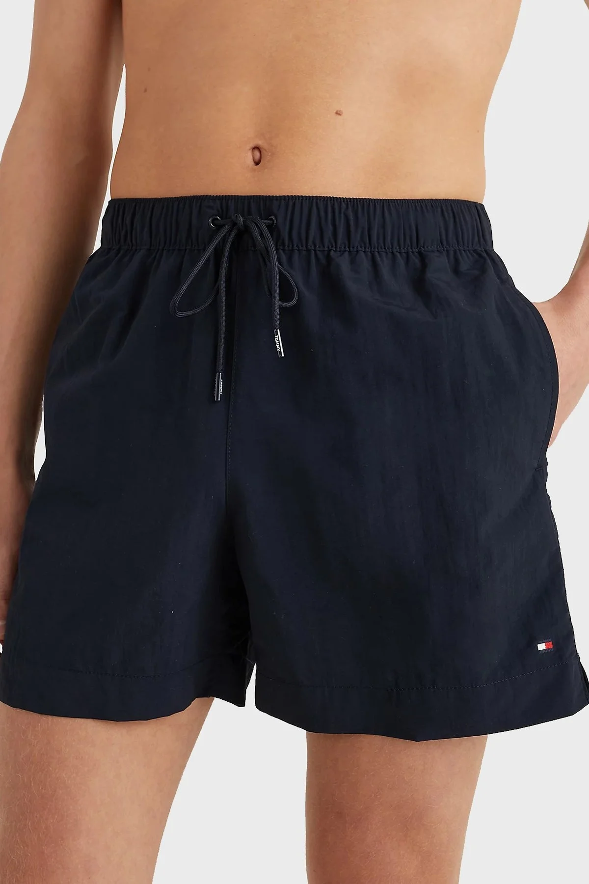 Tommy Hilfiger Regular Fit Cepli Erkek Mayo Short UM0UM02793 DW5 LACİVERT - 2