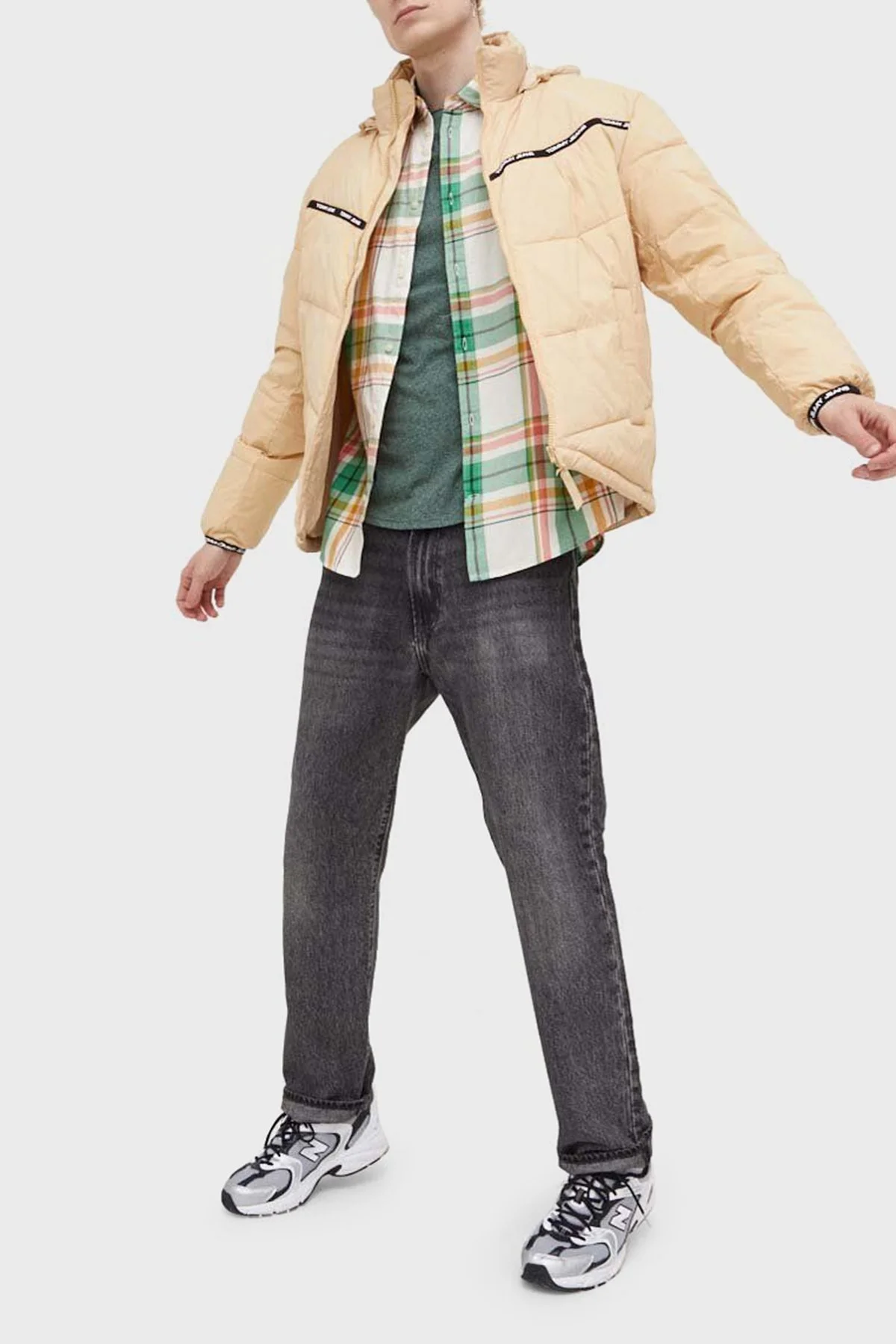 Tommy Hilfiger Regular Fit Soğuğa Dayanıklı Gizli Kapüşonlu Şişme Erkek Mont DM0DM16578 AB4 BEJ - 1