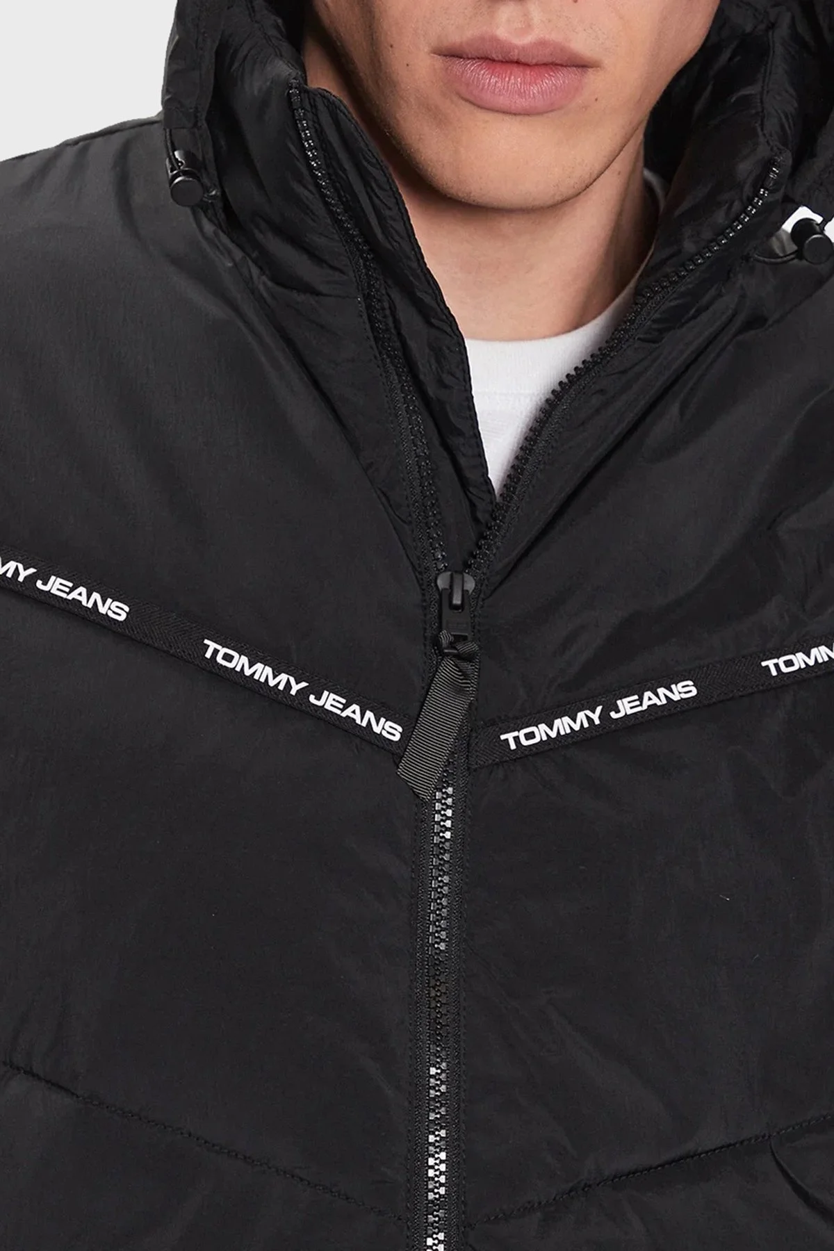 Tommy Hilfiger Regular Fit Soğuğa Dayanıklı Gizli Kapüşonlu Şişme Erkek Mont DM0DM16578 BDS SİYAH - 5