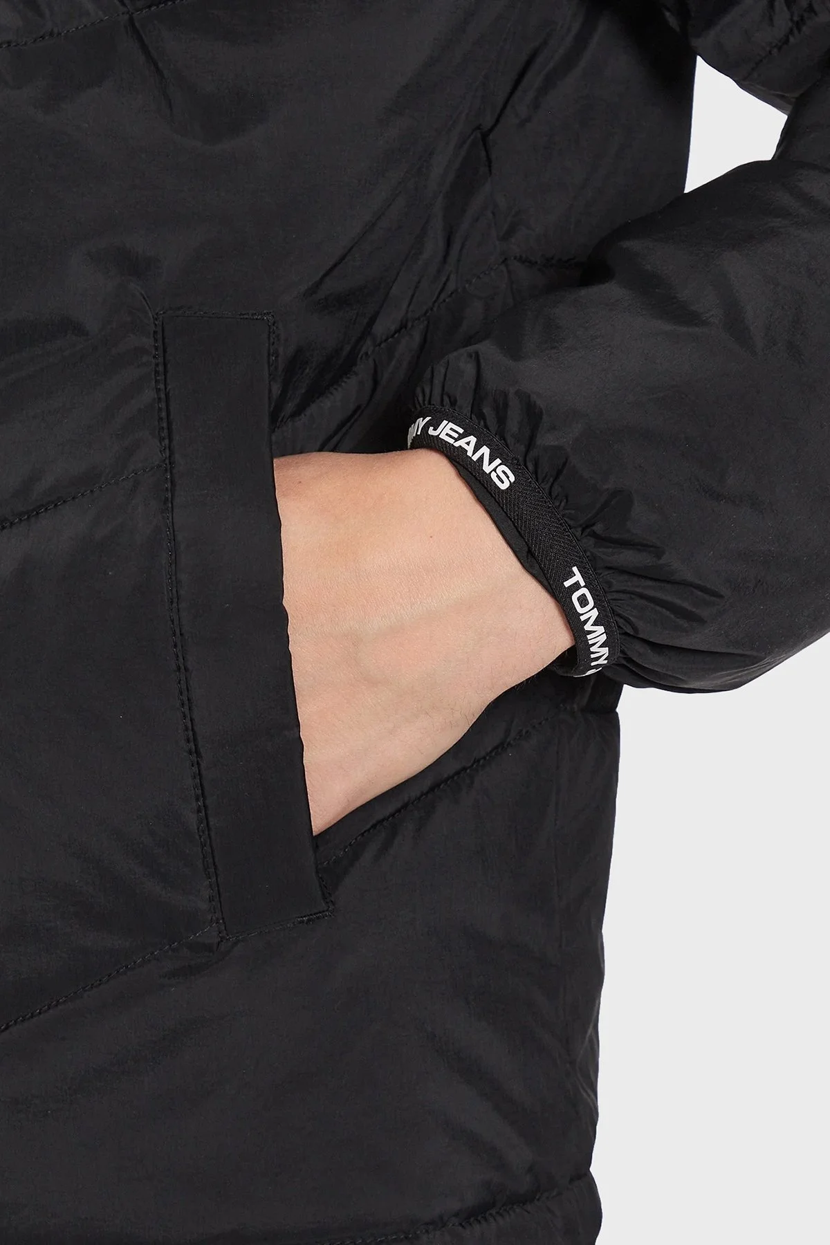 Tommy Hilfiger Regular Fit Soğuğa Dayanıklı Gizli Kapüşonlu Şişme Erkek Mont DM0DM16578 BDS SİYAH - 6