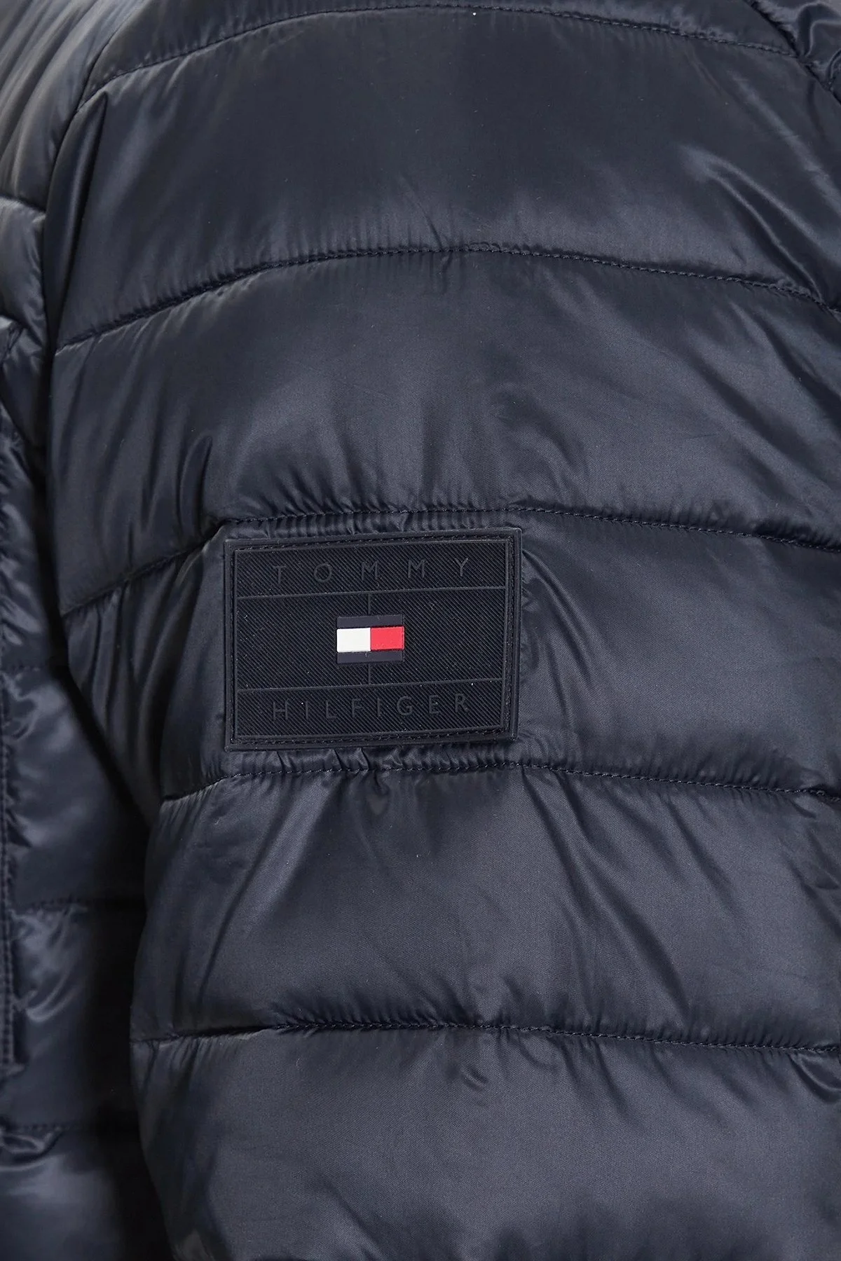 Tommy Hilfiger Regular Fit Su Geçirmez Yalıtımlı Erkek Mont MW0MW32351 DW5 LACİVERT - 6
