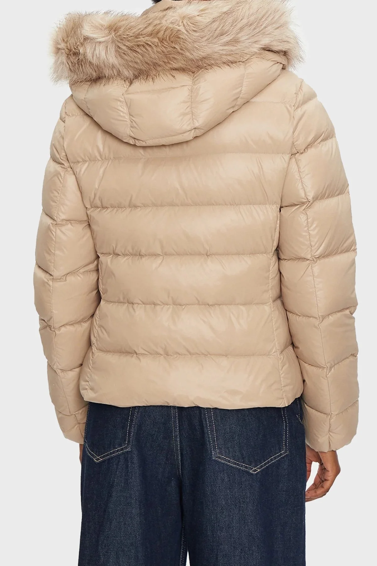 Tommy Hilfiger Regular Fit Su İtici Kuş Tüyü Dolgulu Kapüşonlu Şişme Bayan Mont WW0WW43520 AEG BEJ - 9