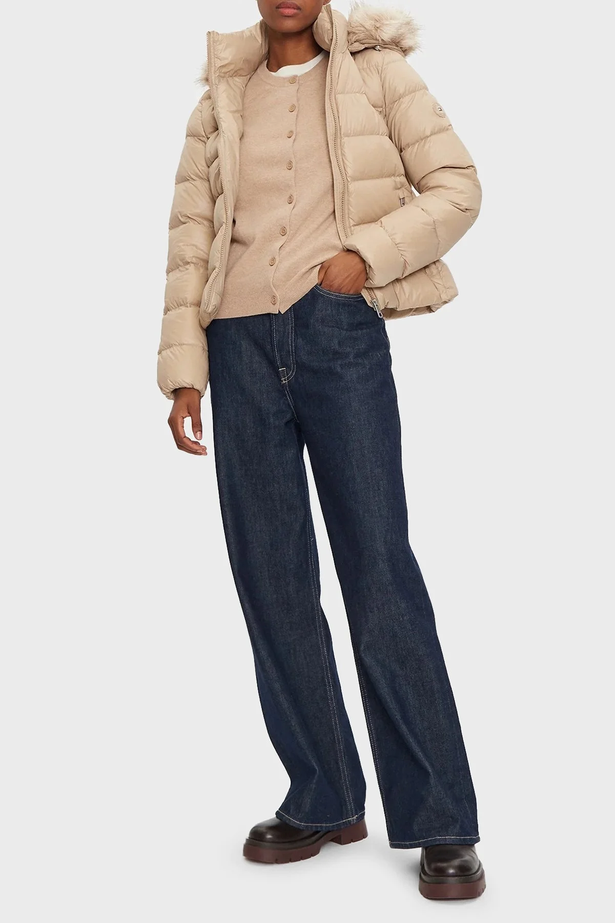 Tommy Hilfiger Regular Fit Su İtici Kuş Tüyü Dolgulu Kapüşonlu Şişme Bayan Mont WW0WW43520 AEG BEJ - 10