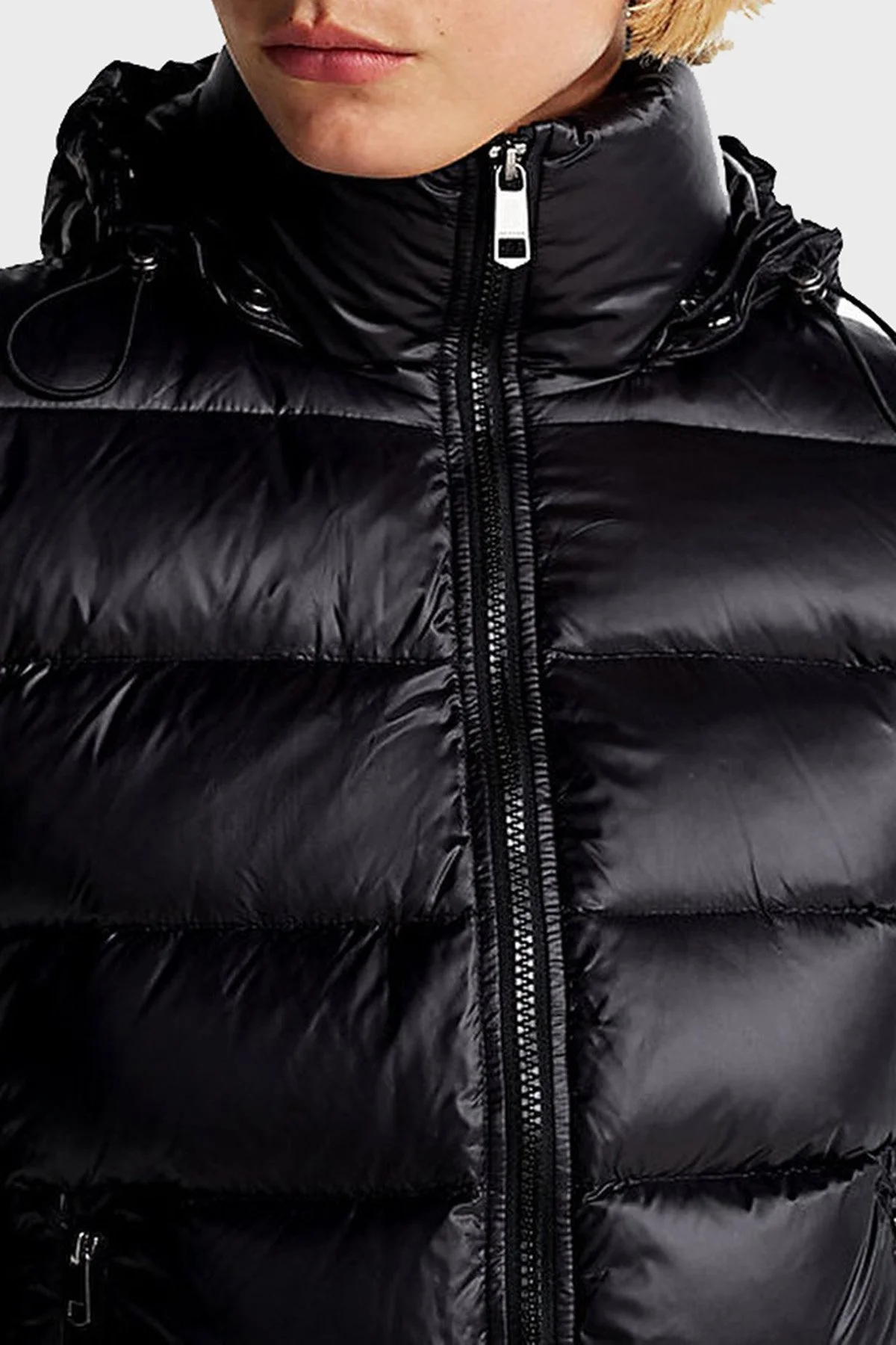 Tommy Hilfiger Regular Fit Su İtici Kuş Tüyü Dolgulu Kapüşonlu Şişme Bayan Mont WW0WW43520 BDS SİYAH - 11