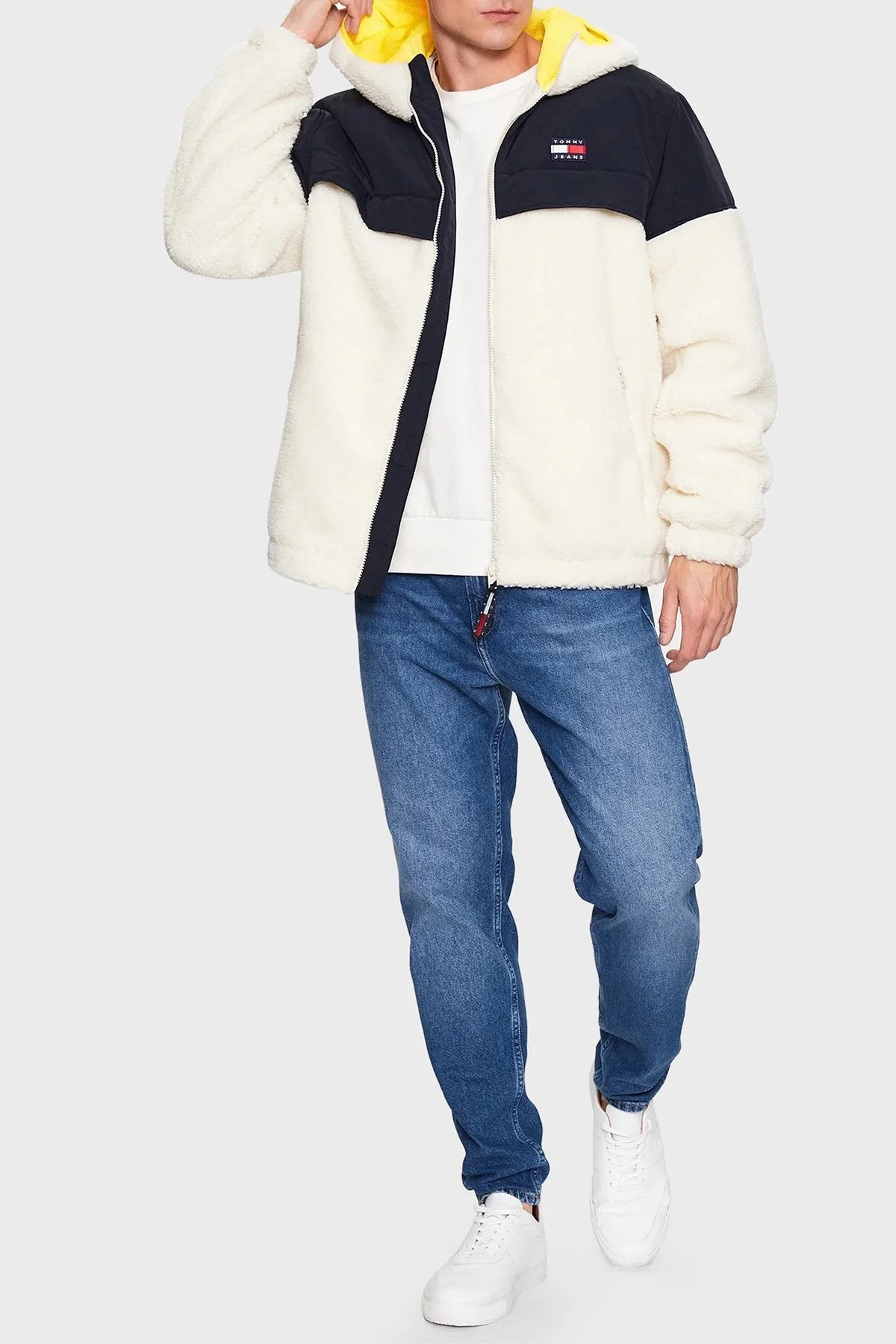 Tommy Hilfiger Regular Fit Yumuşak Dokulu Kapüşonlu Mevsimlik Spor Erkek Ceket DM0DM16630 YBH BEJ-LACİVERT - 1