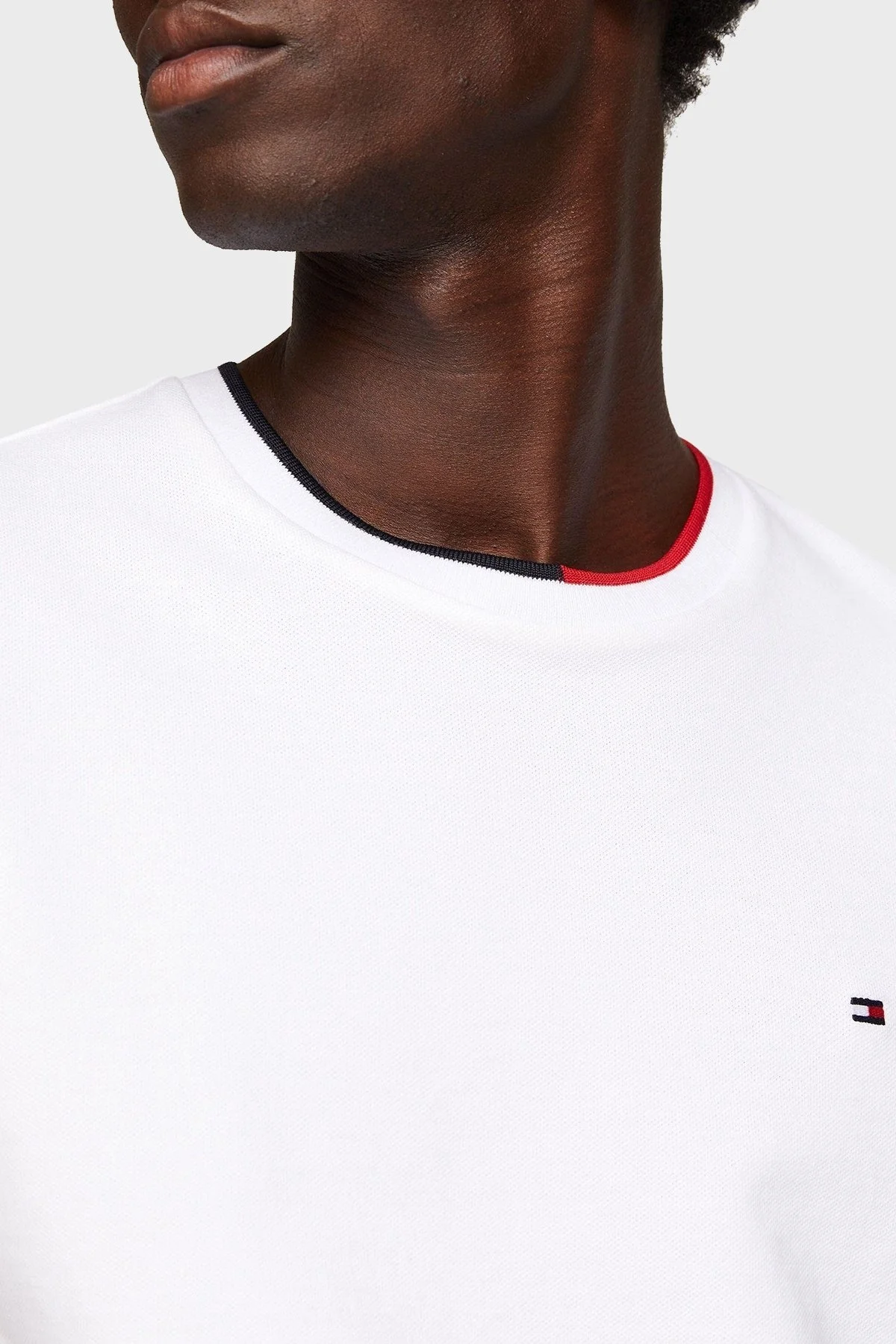 Tommy Hilfiger Streç Pamuklu Slim Fit Erkek T Shirt MW0MW34439 YBR BEYAZ - 3